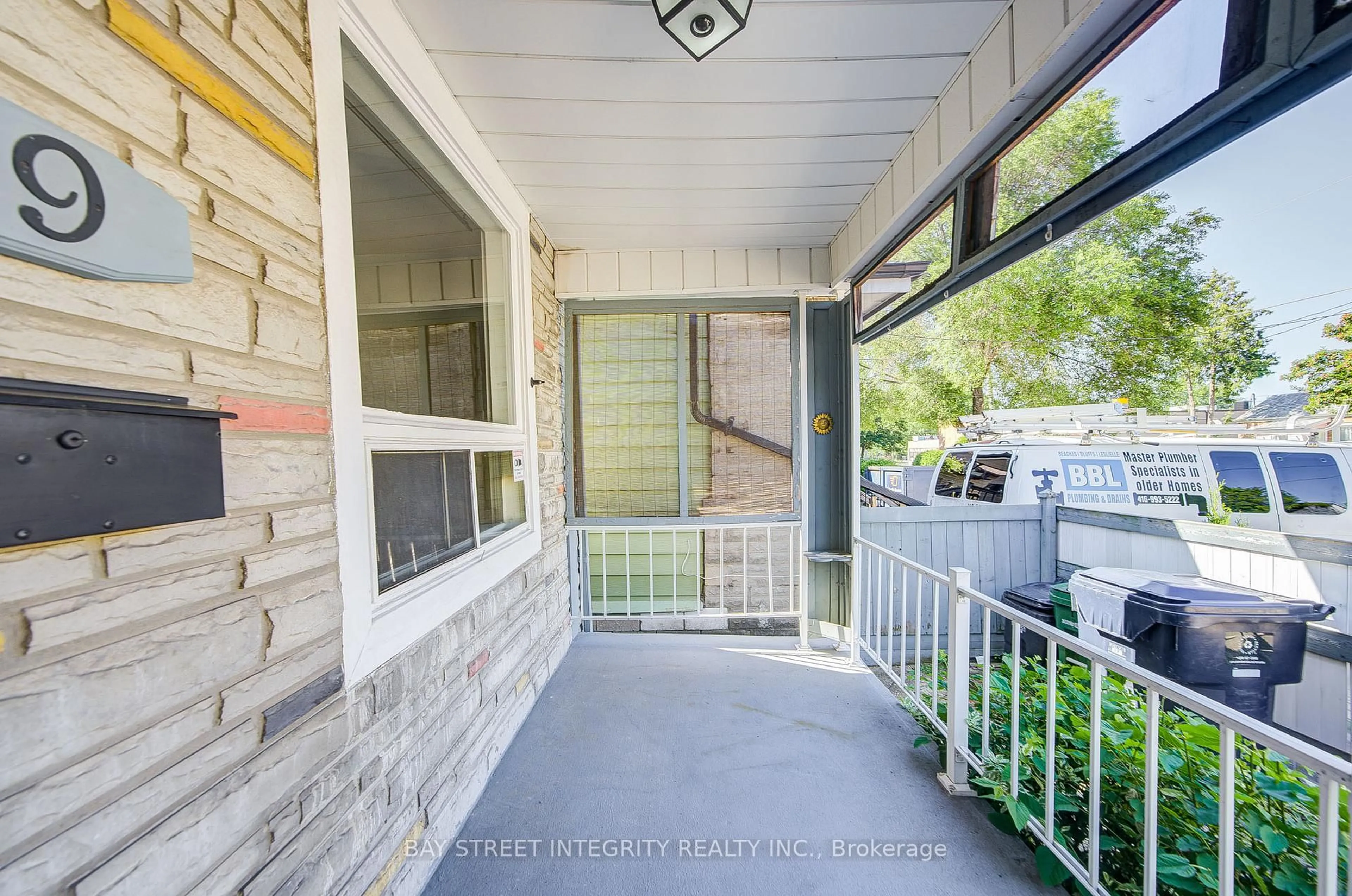 Patio, street for 19 Robinson Ave, Toronto Ontario M1L 3S8