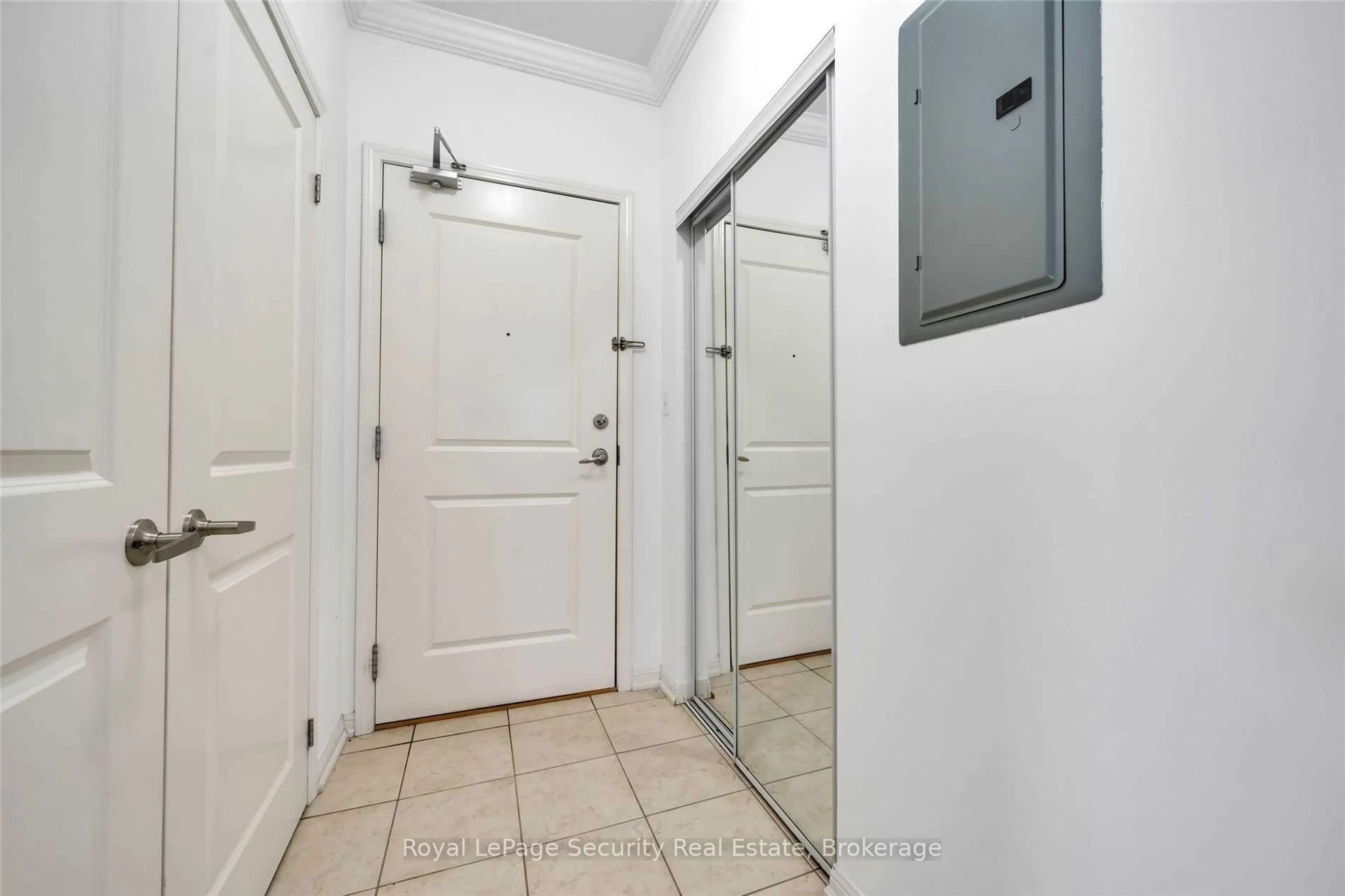 Indoor entryway for 52 Harvey Johnston Way #101, Whitby Ontario L1M 0J7
