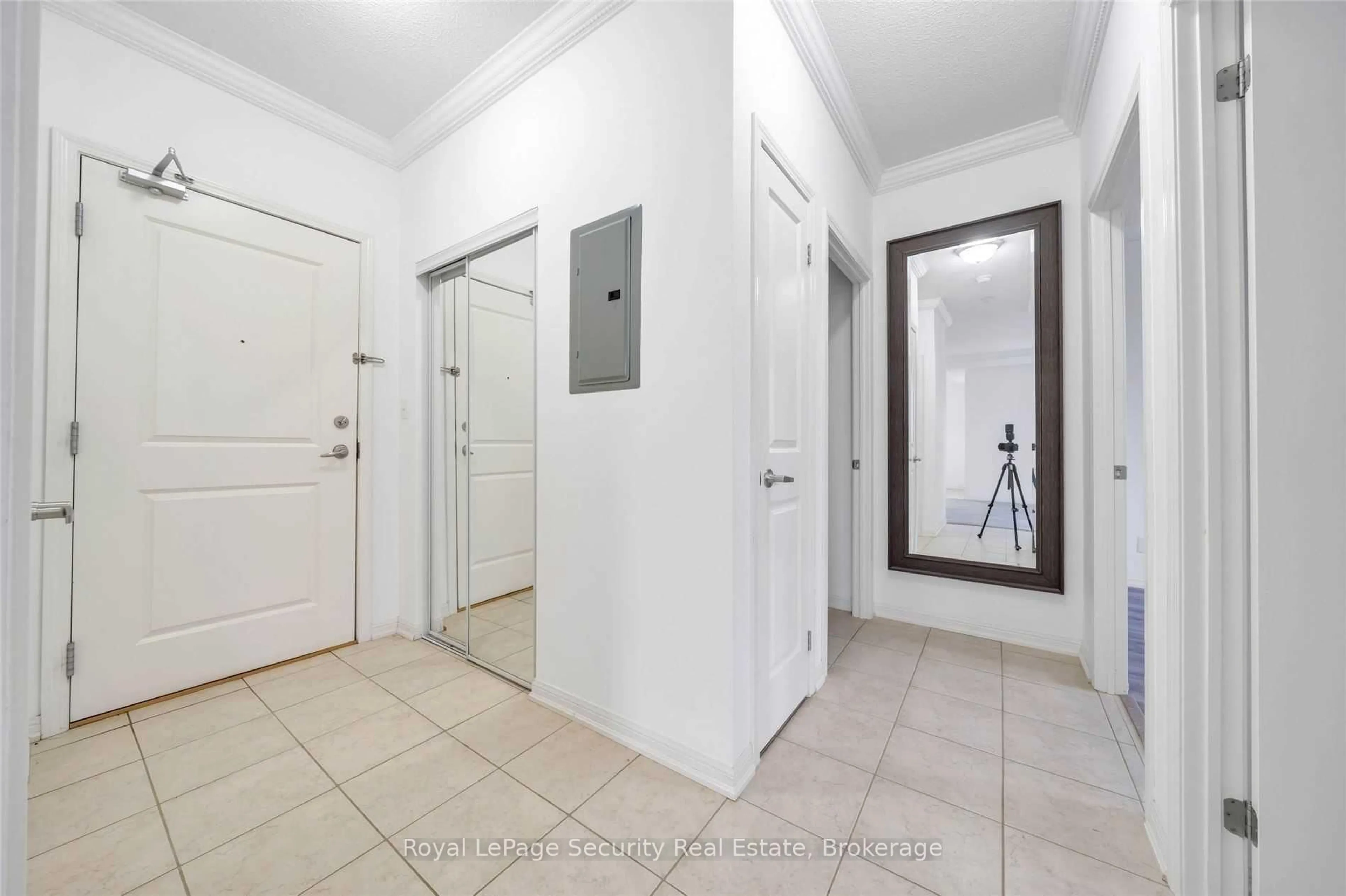 Unknown for 52 Harvey Johnston Way #101, Whitby Ontario L1M 0J7