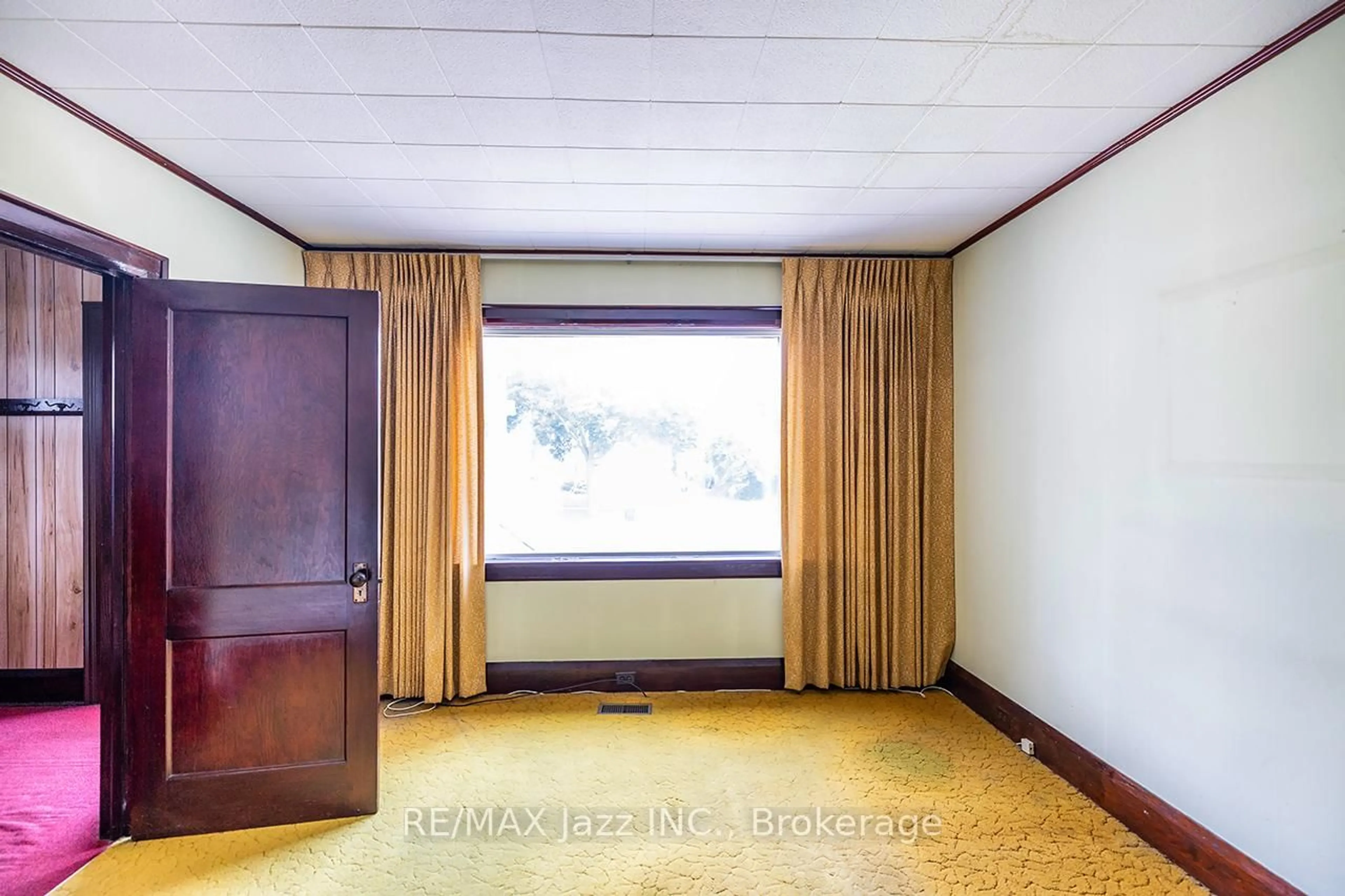 A pic of a room for 100 Montrave Ave, Oshawa Ontario L1J 4R7