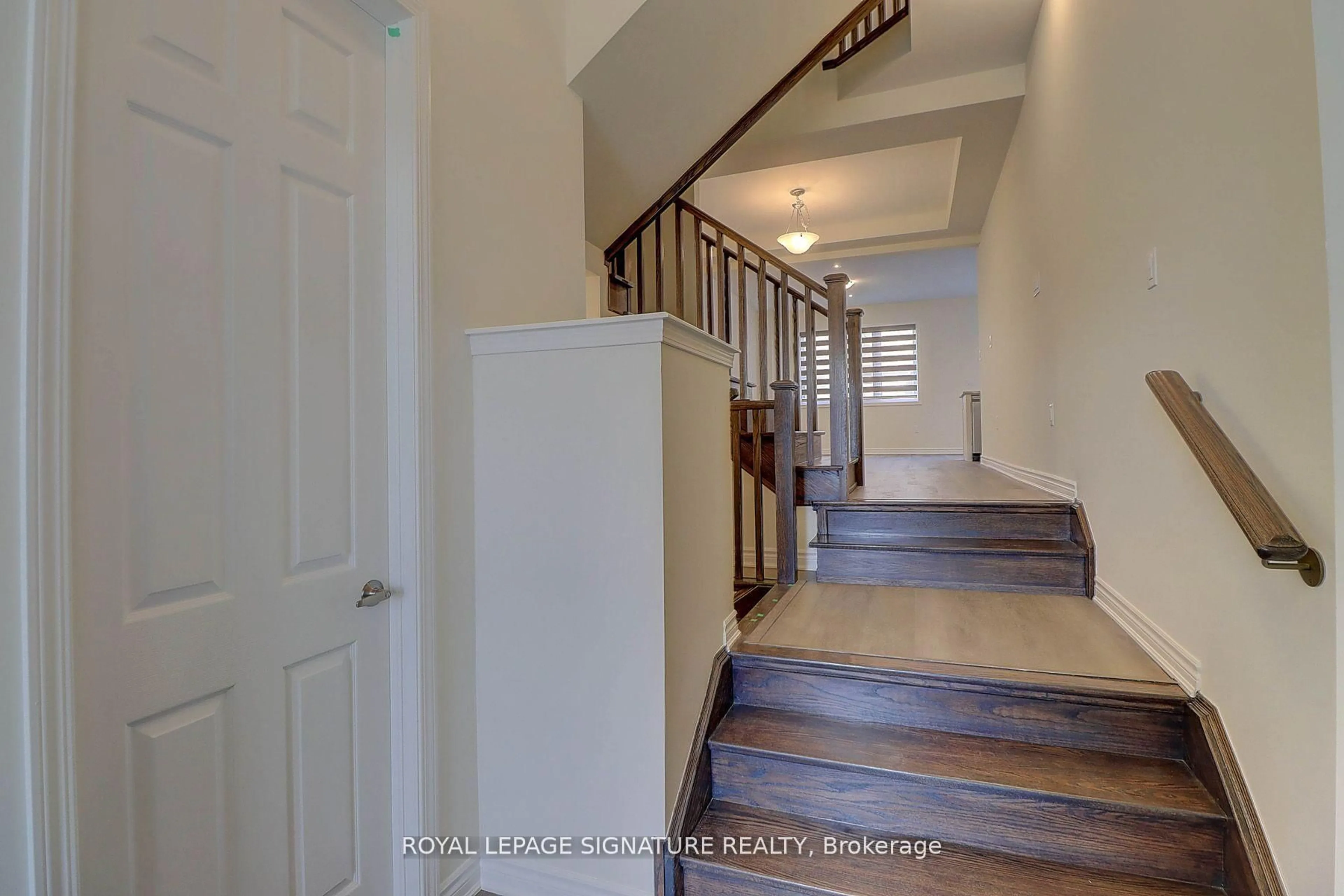 Unknown for 3229 Chimney Swift Cres, Pickering Ontario L1X 0N3