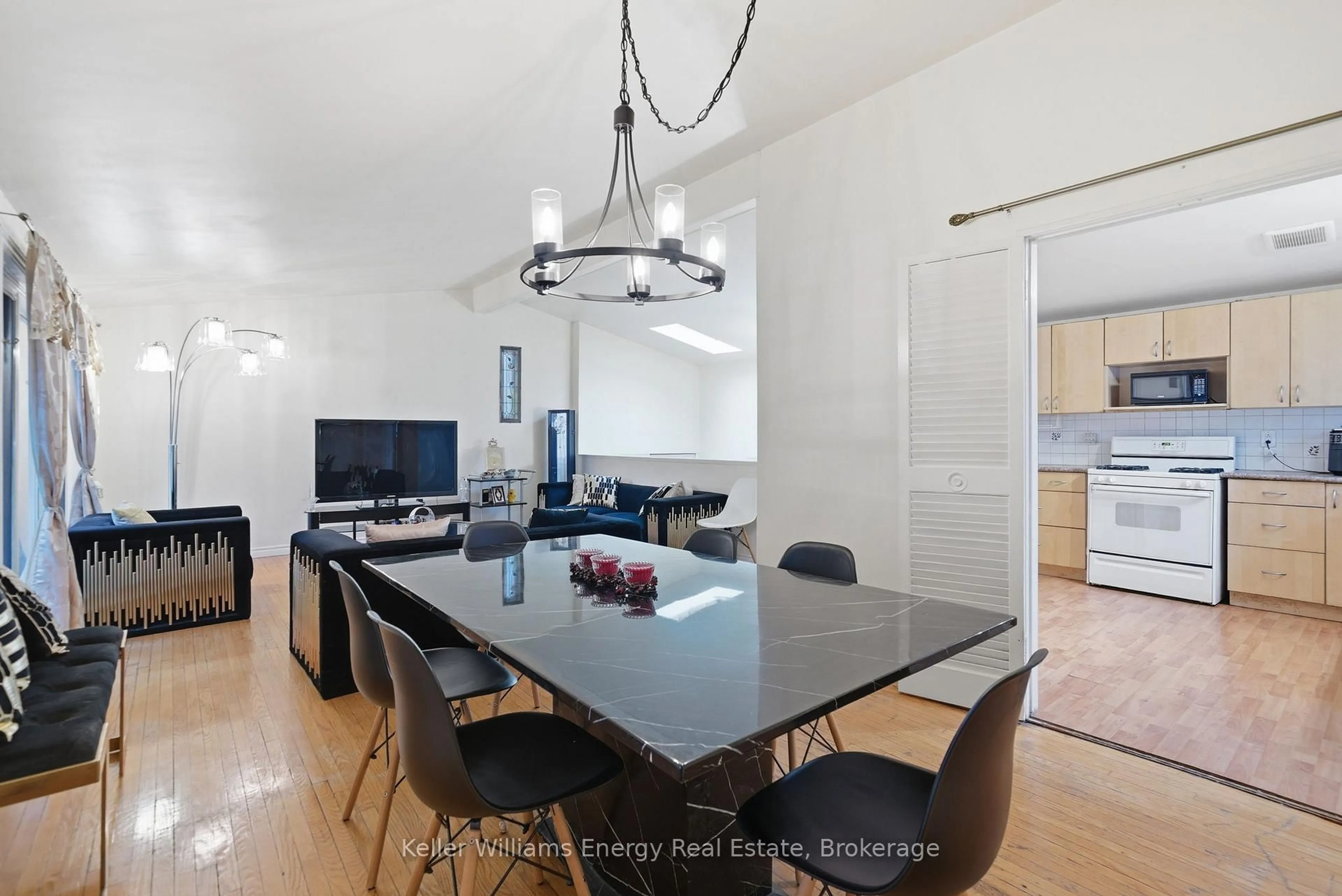 Unknown for 42 Oakley Blvd, Toronto Ontario M1P 3P4