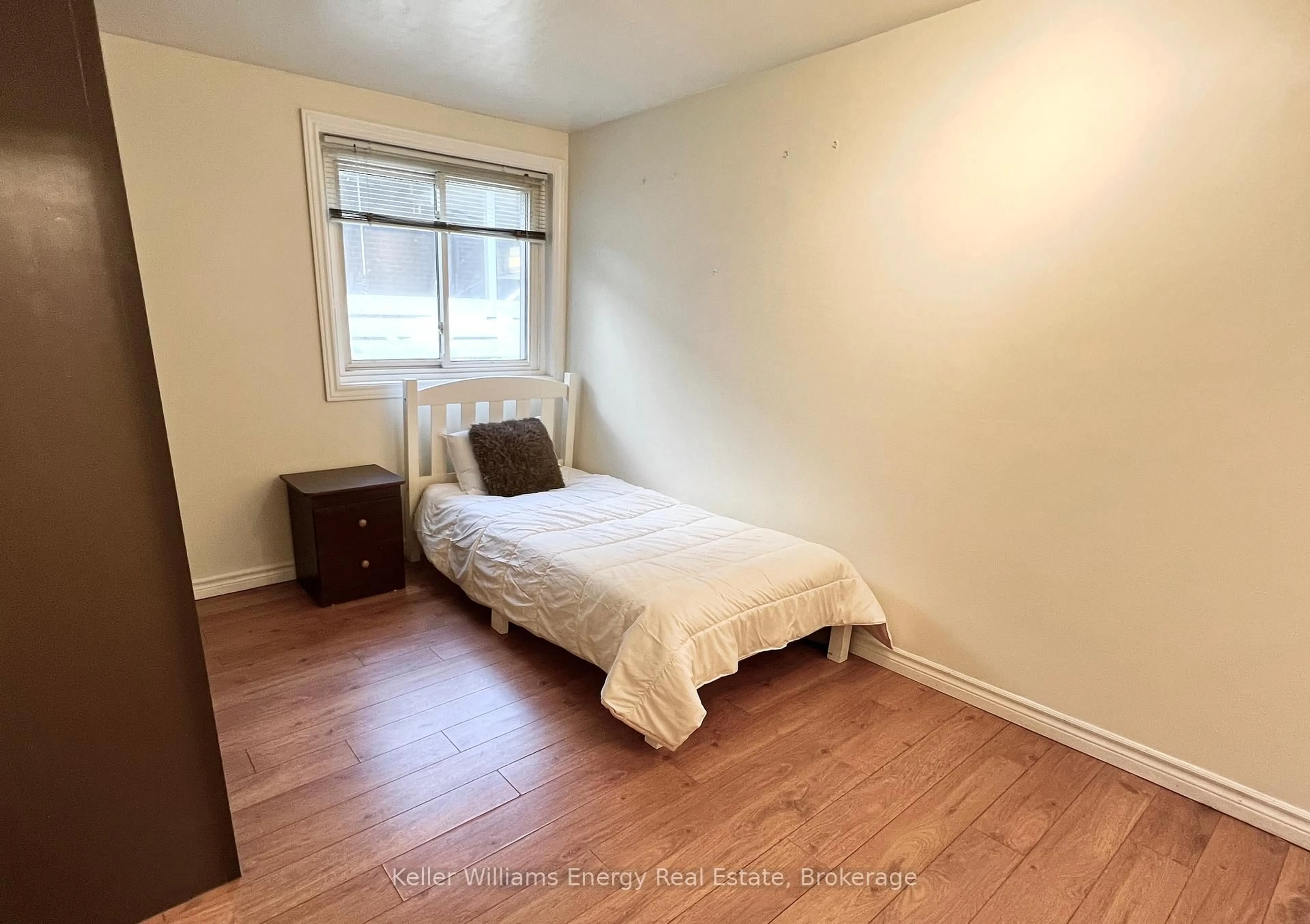 A pic of a room for 42 Oakley Blvd, Toronto Ontario M1P 3P4