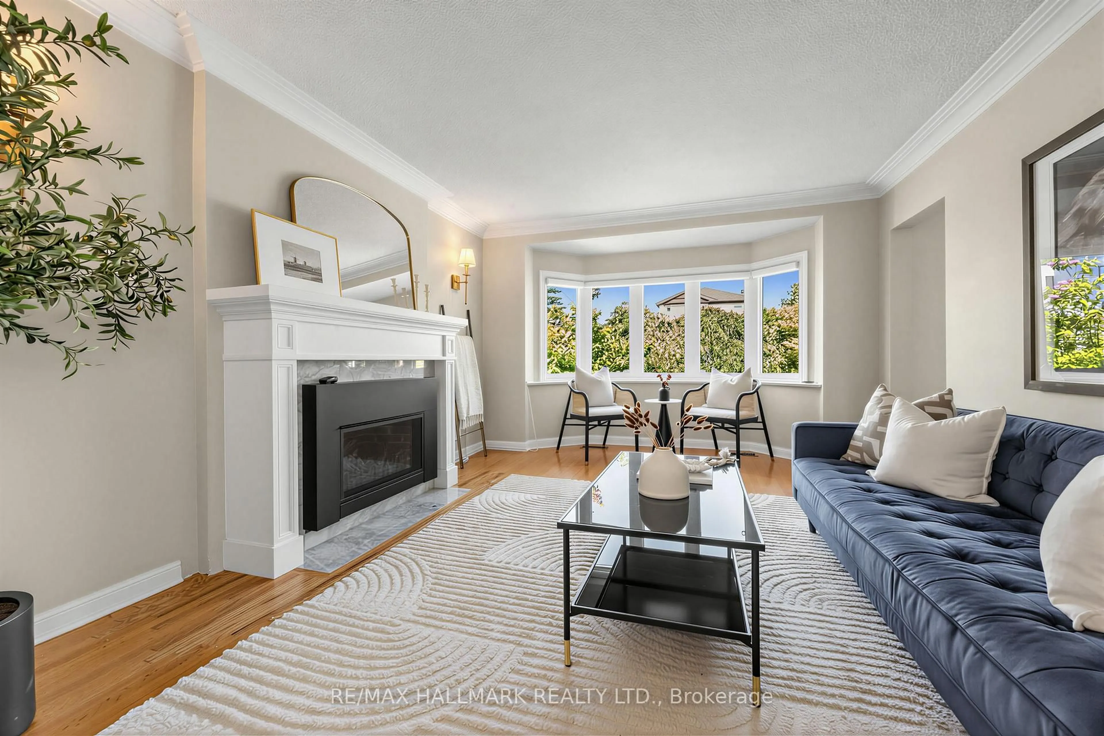 Living room with furniture, unknown for 16 Crestland Ave, Toronto Ontario M4C 3L1