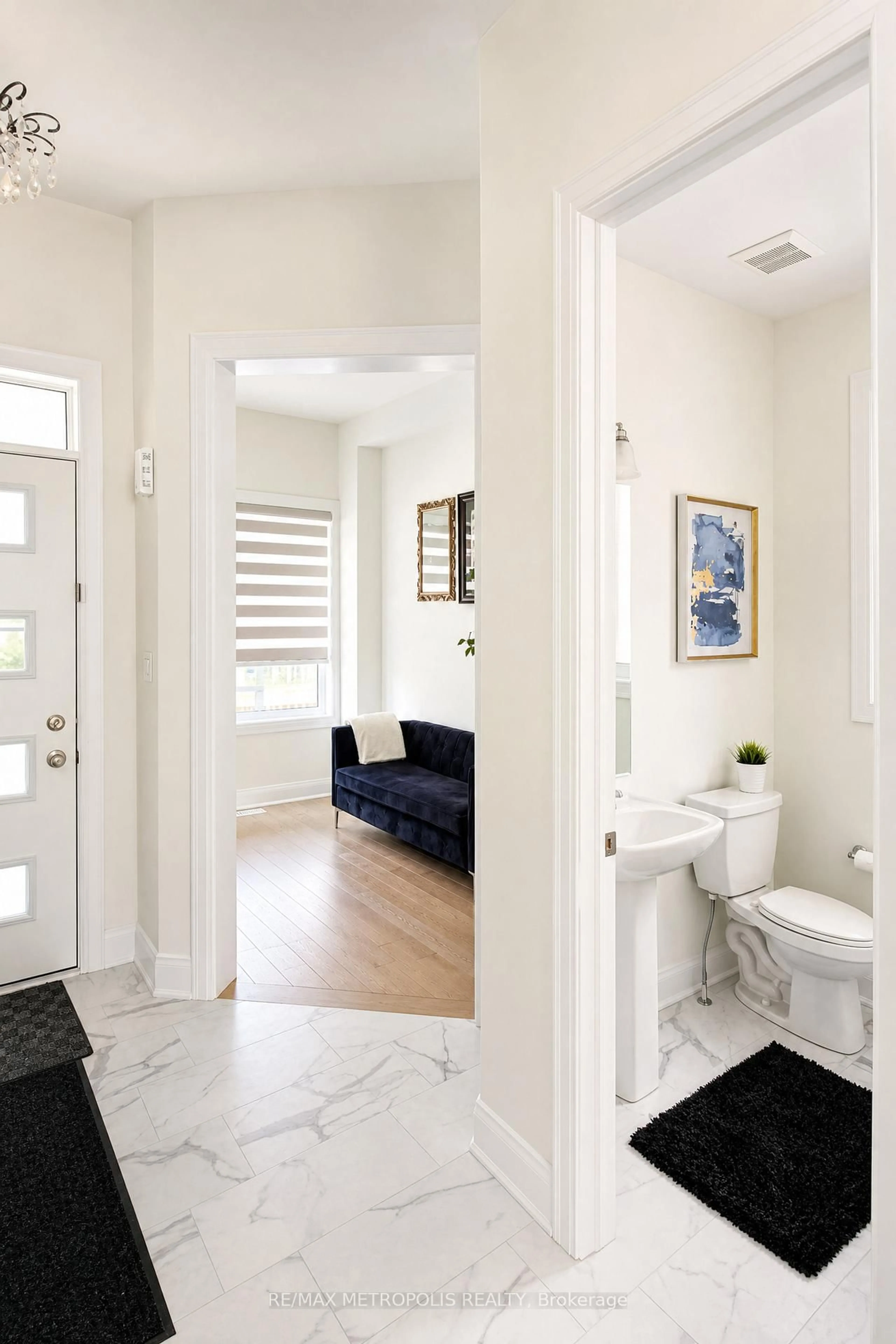Indoor entryway for 3100 Willowridge Path, Pickering Ontario L1X 0N5