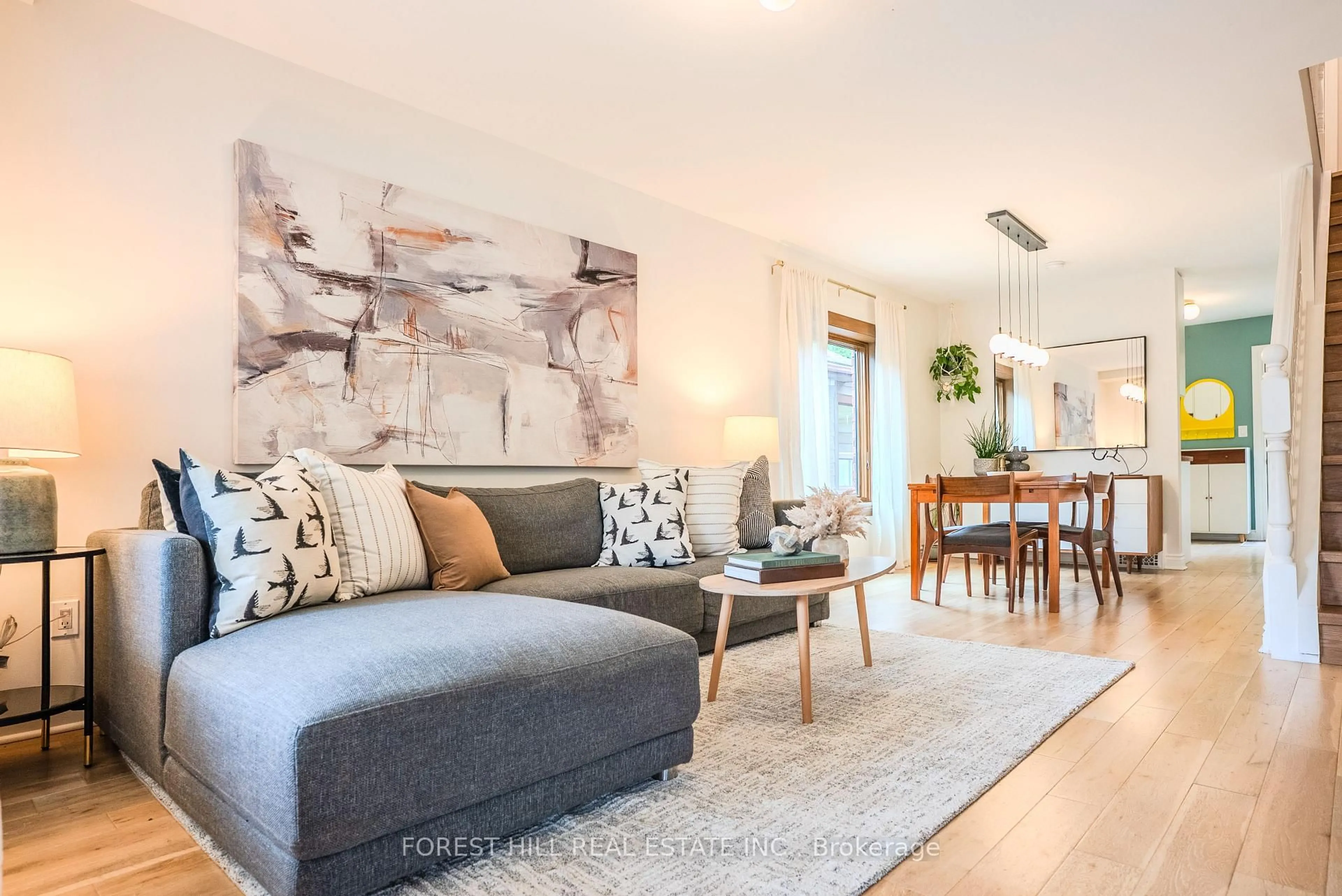 Living room with furniture, unknown for 49 Gledhill Ave, Toronto Ontario M4C 5K7