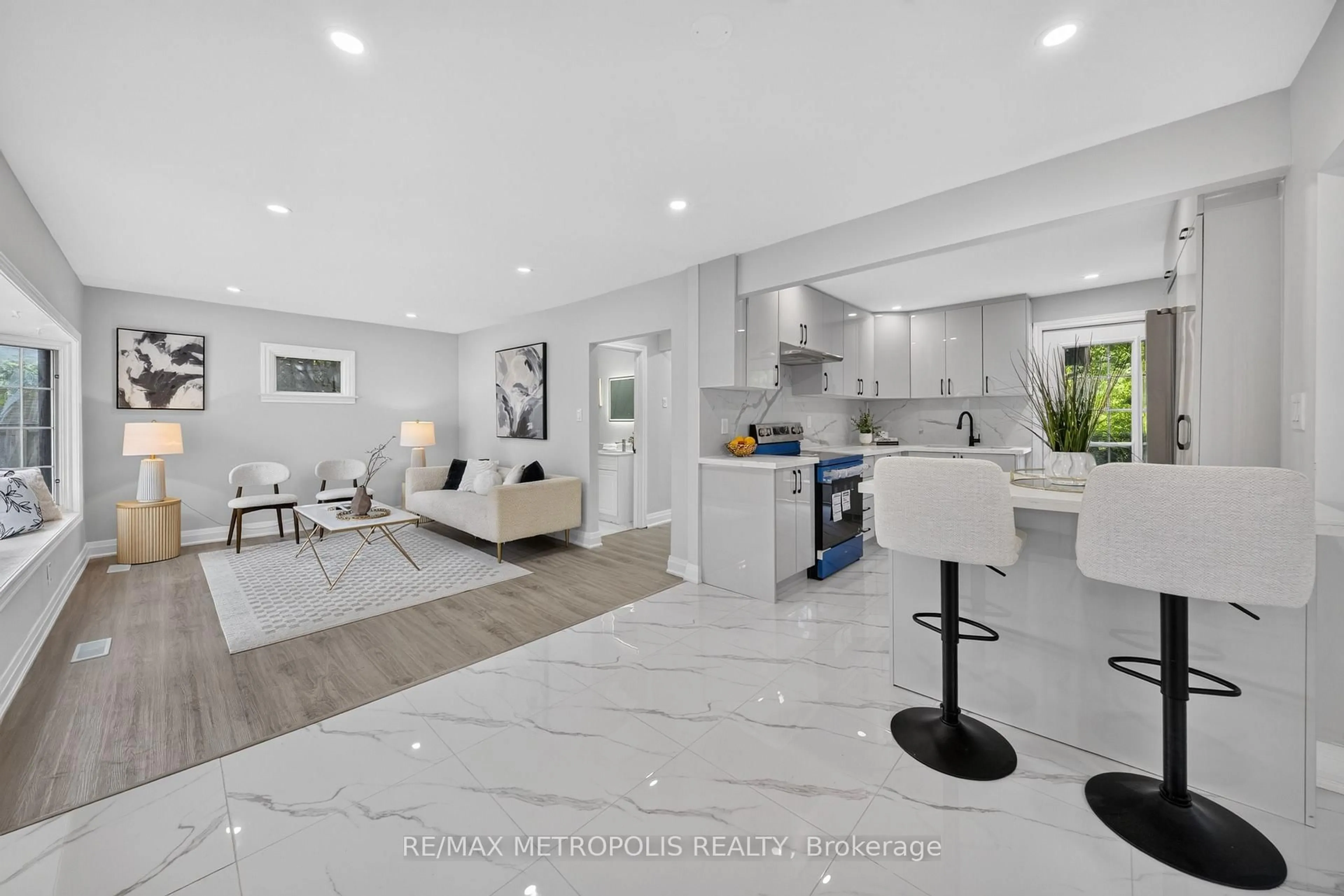 Open concept kitchen, ceramic/tile floor for 208 Palmerston Ave, Whitby Ontario L1N 3E7