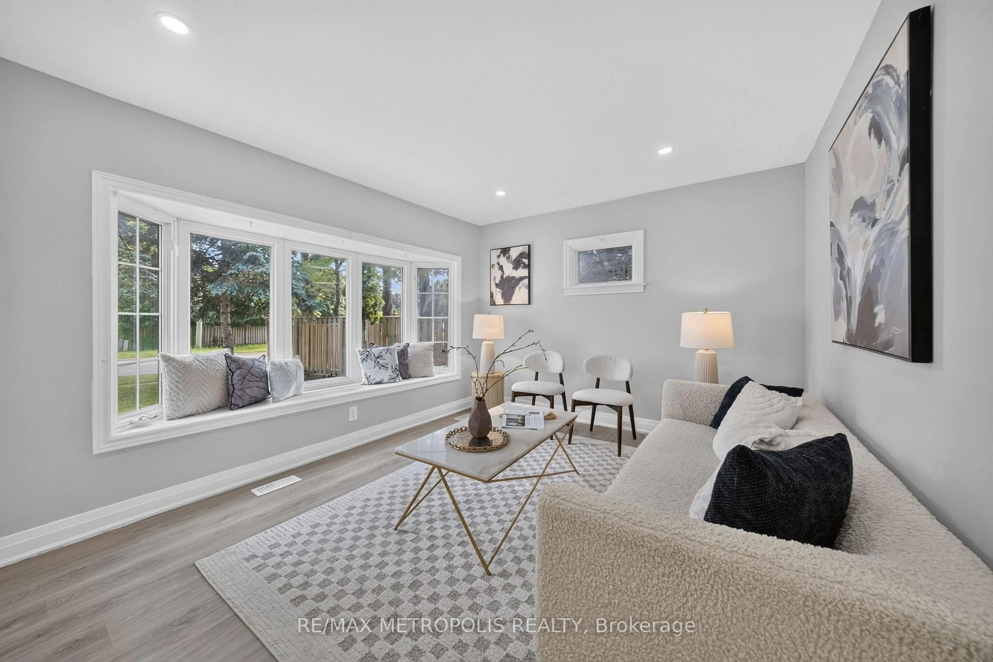 Living room with furniture, unknown for 208 Palmerston Ave, Whitby Ontario L1N 3E7