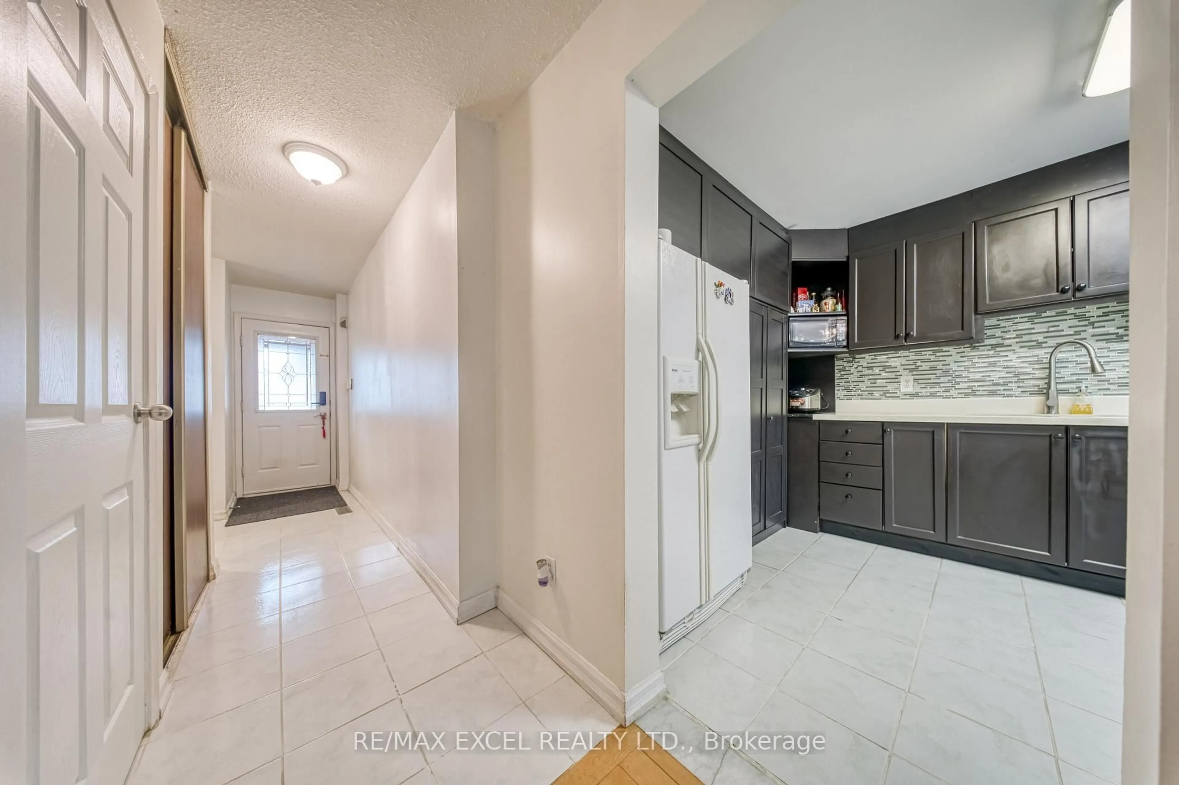 Unknown for 17 Sadlee Cove Cres, Toronto Ontario M1V 1Y3