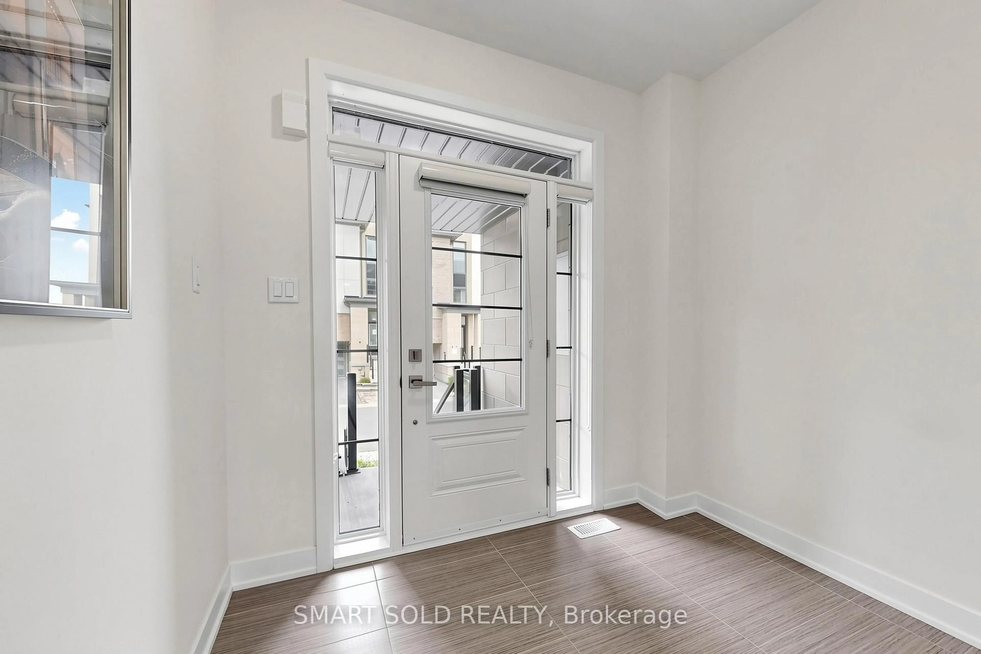 Indoor entryway for 80 Donald Fleming Way, Whitby Ontario L1R 0N8