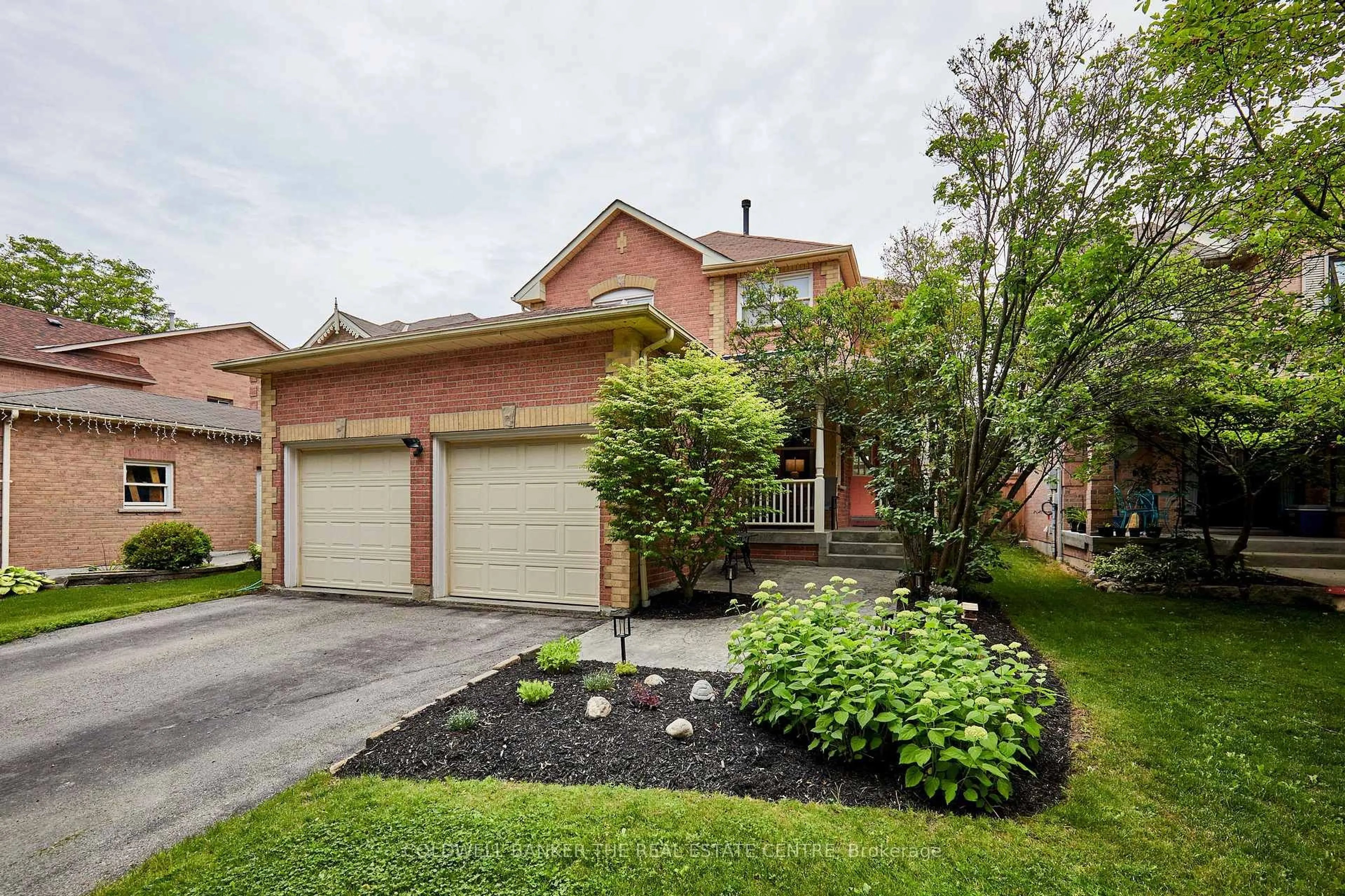 Home with brick exterior material, street for 6 Fawn Crt, Whitby Ontario L1P 1L5