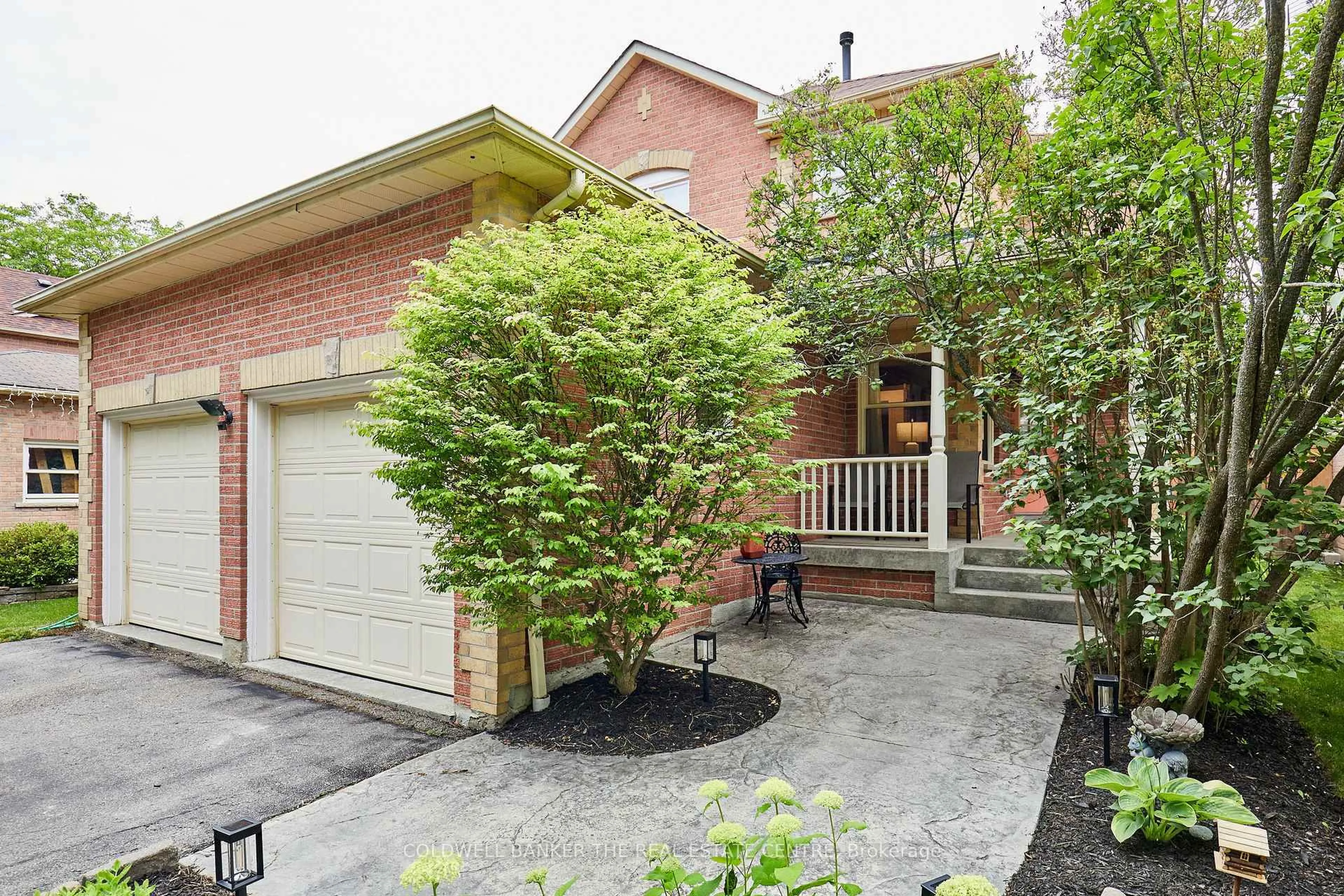 Home with brick exterior material, street for 6 Fawn Crt, Whitby Ontario L1P 1L5