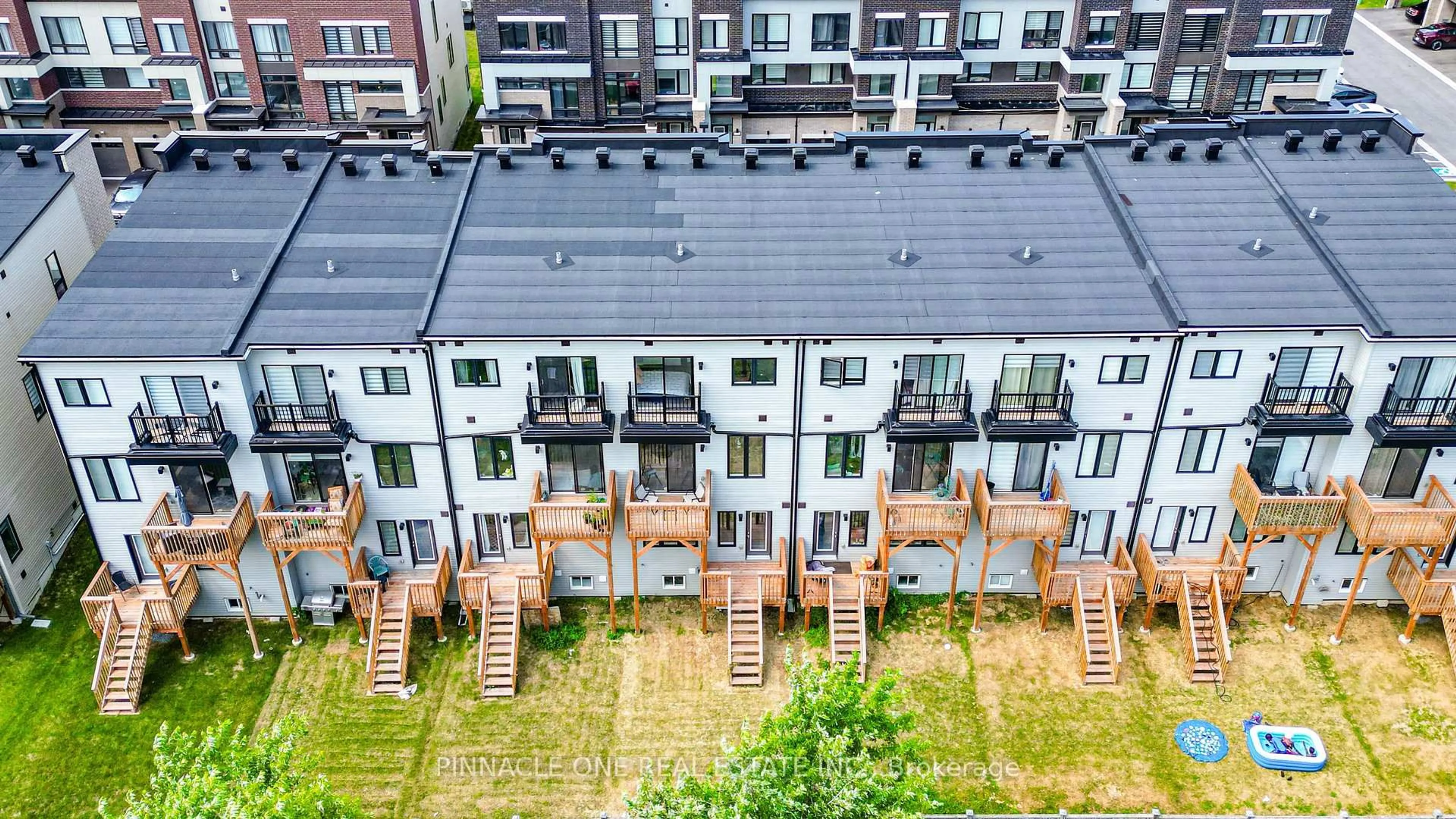 A pic from outside/outdoor area/front of a property/back of a property/a pic from drone, city buildings view from balcony for 779 Heathrow Path, Oshawa Ontario L1K 3G4
