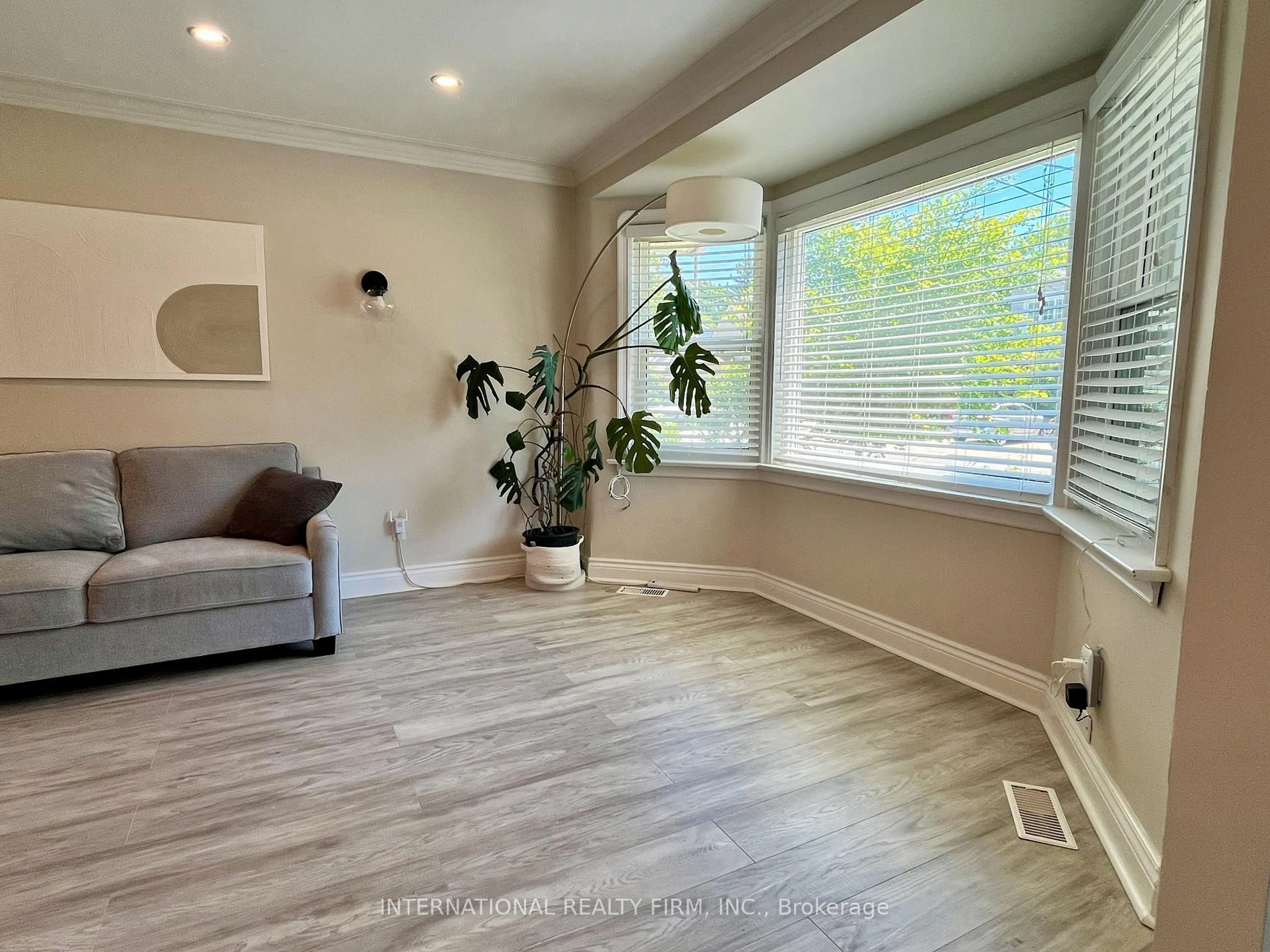 A pic of a room for 688 Sammon Ave, Toronto Ontario M4C 2E4