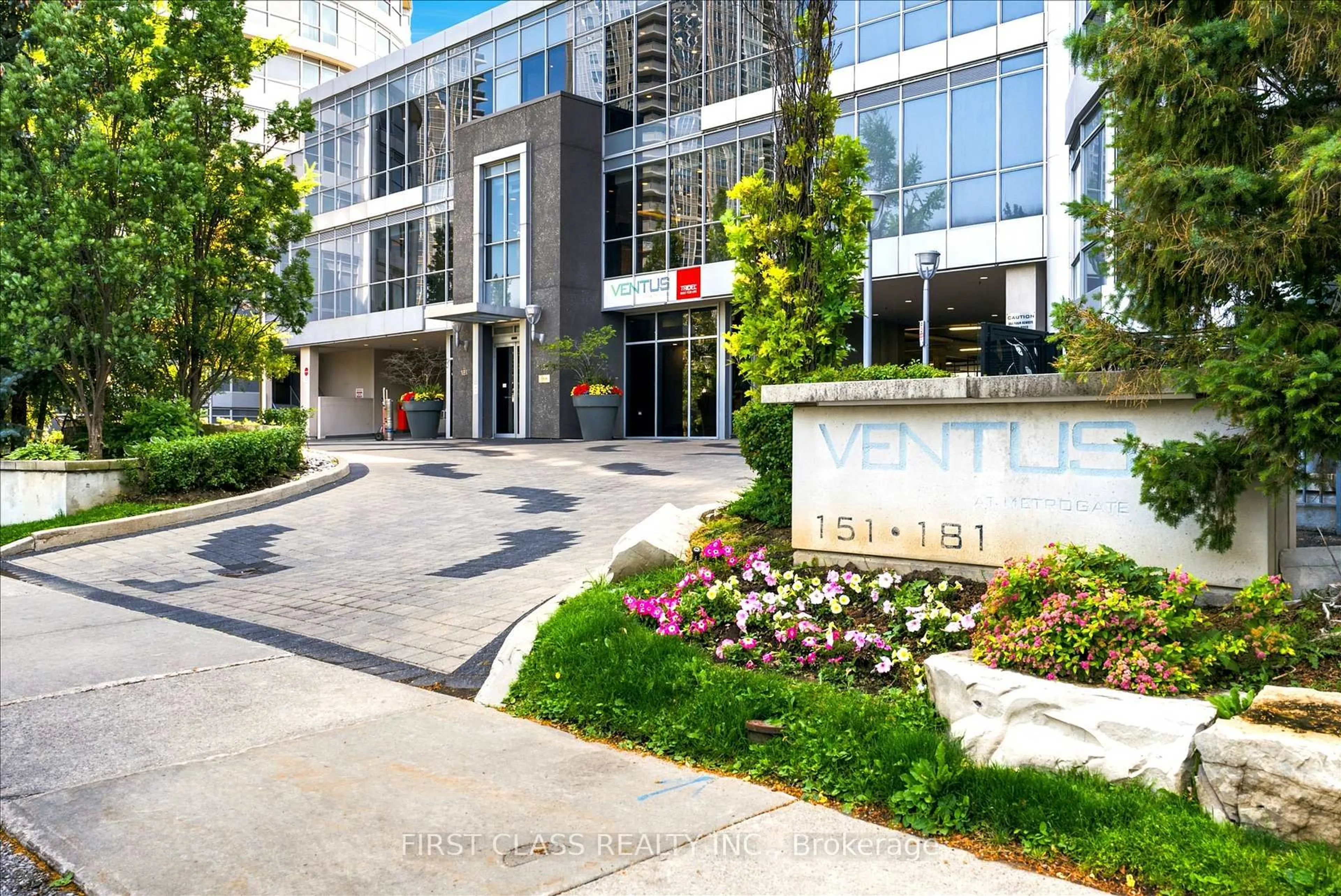 Indoor foyer for 181 Village Green Sq #2918, Toronto Ontario M1S 0K6