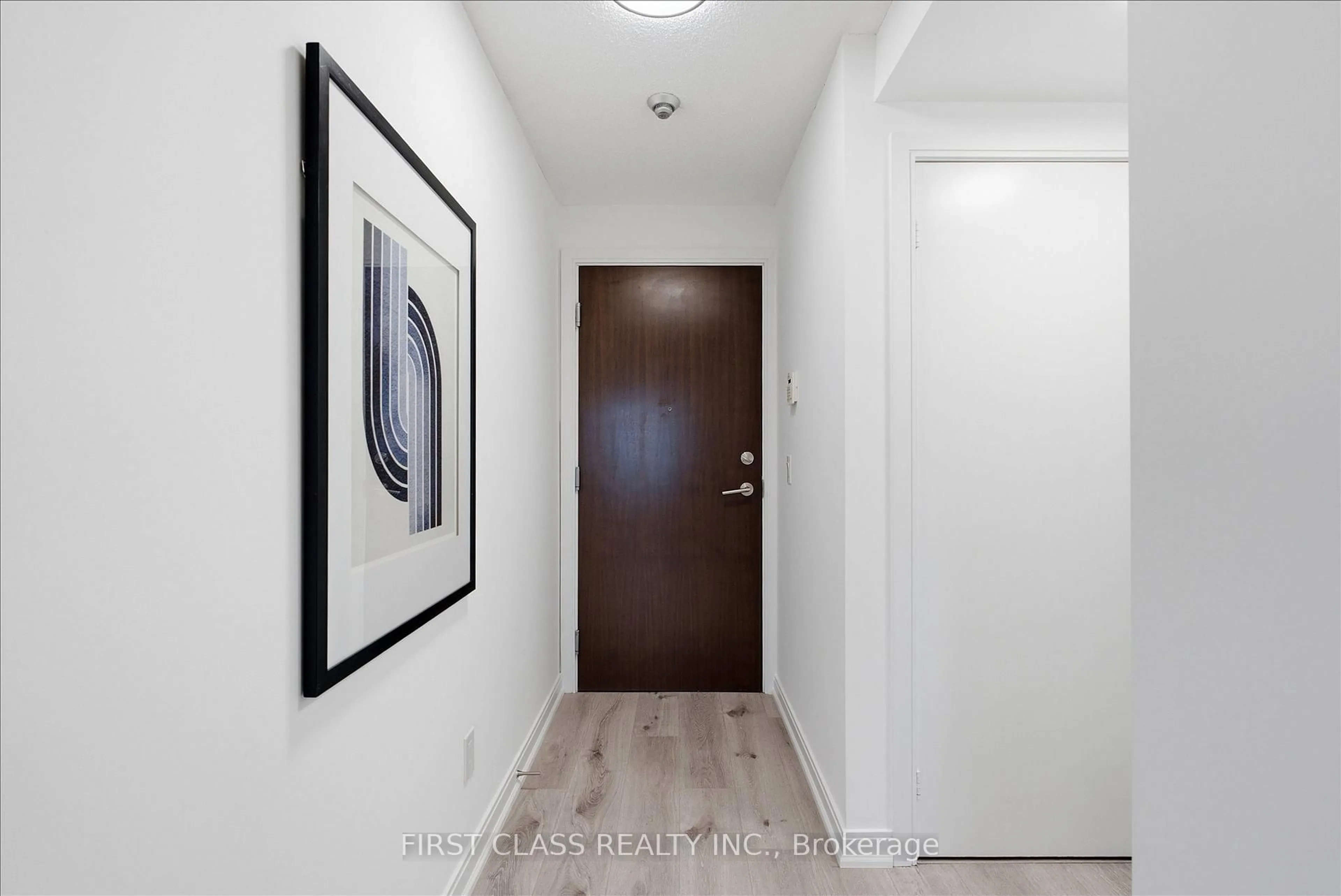 Indoor entryway for 181 Village Green Sq #2918, Toronto Ontario M1S 0K6
