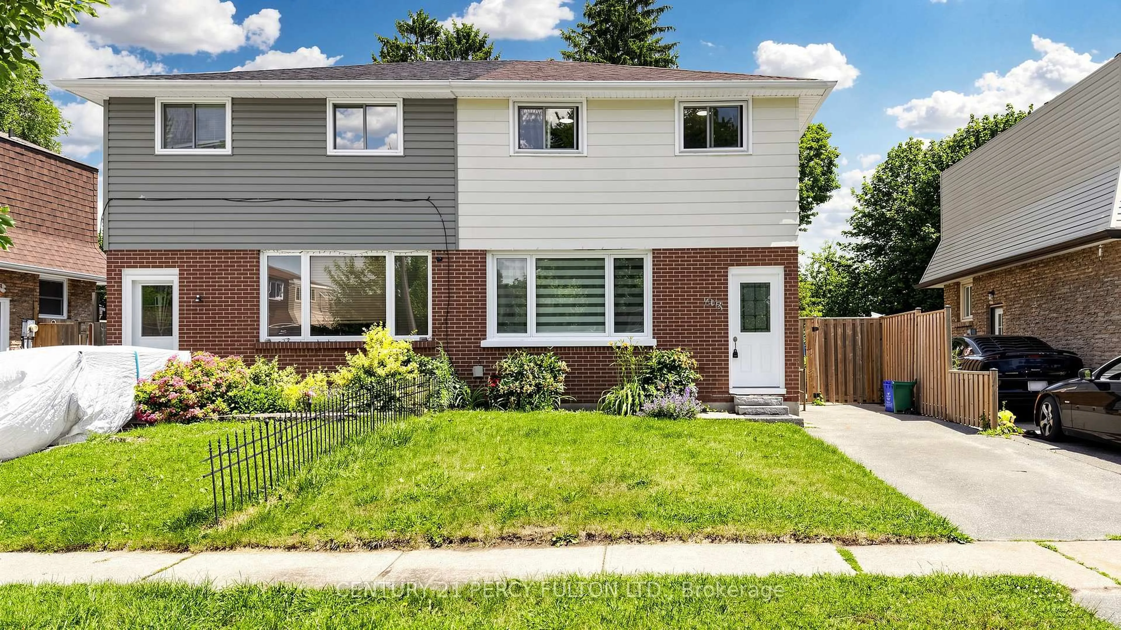 Home with vinyl exterior material, street for 293 Kinmount Cres, Oshawa Ontario L1J 3T8