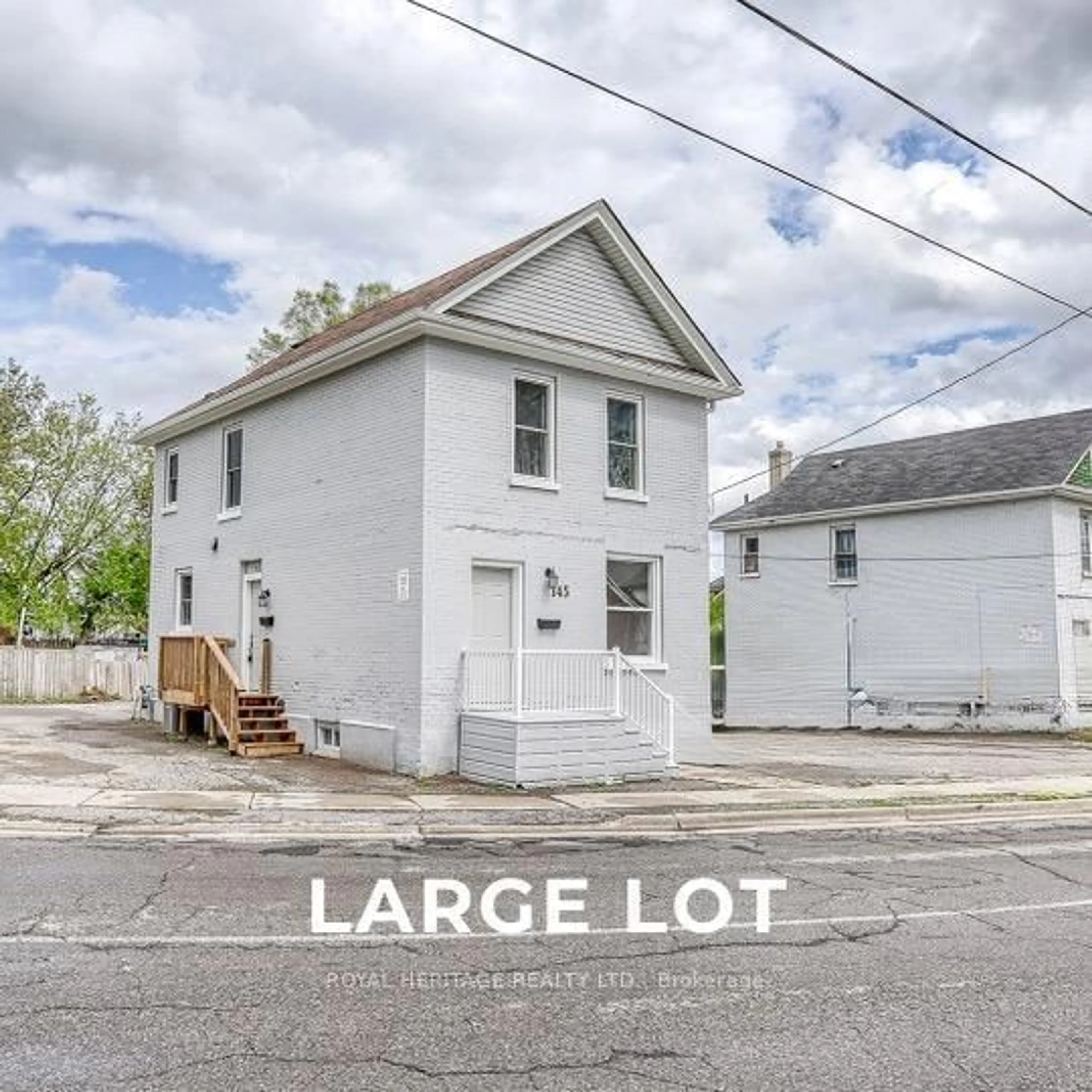 A pic of a room for 145 Centre St, Oshawa Ontario L1G 4C2