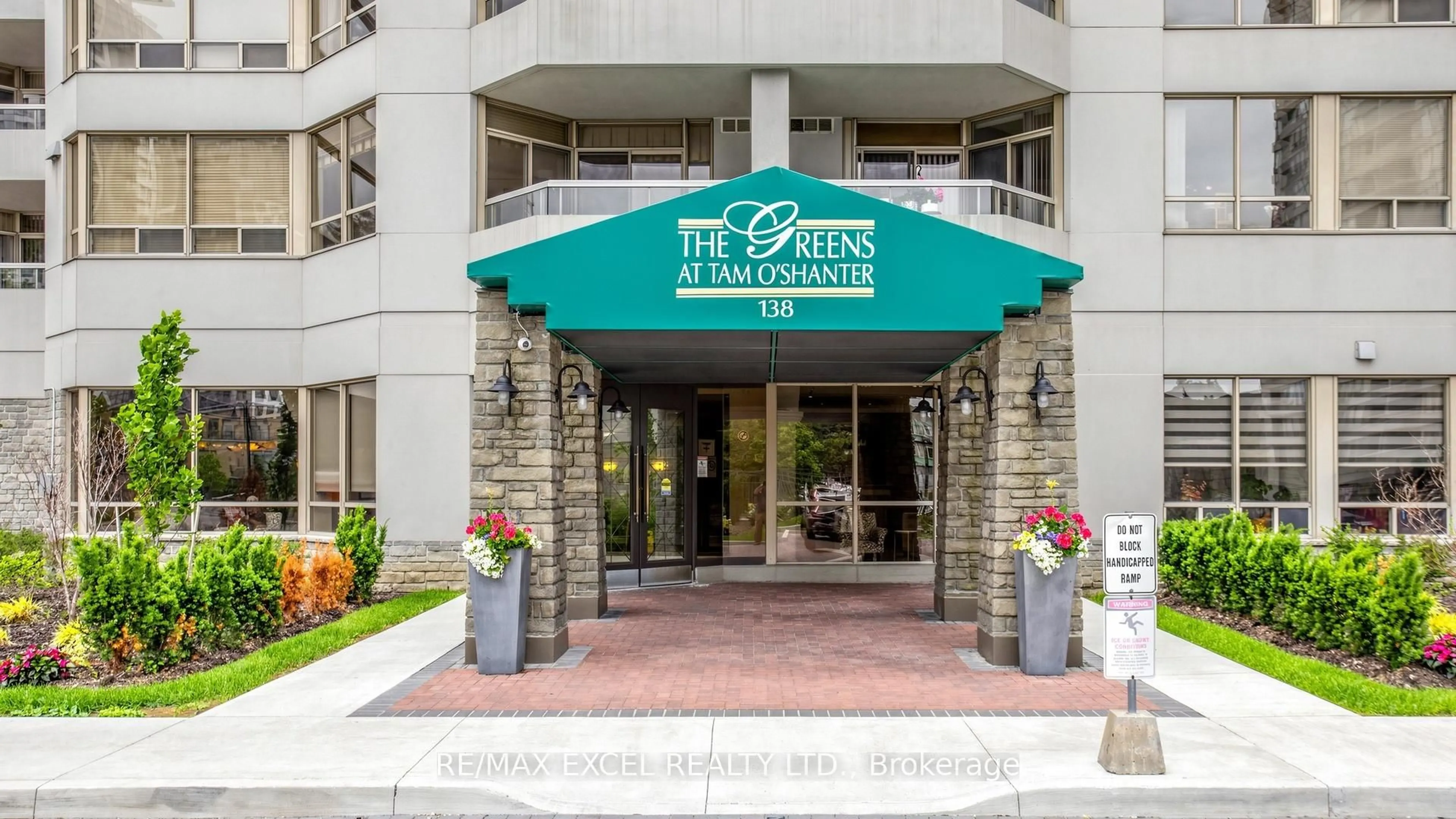 Indoor foyer for 138 Bonis Ave #1526, Toronto Ontario M1T 3V7