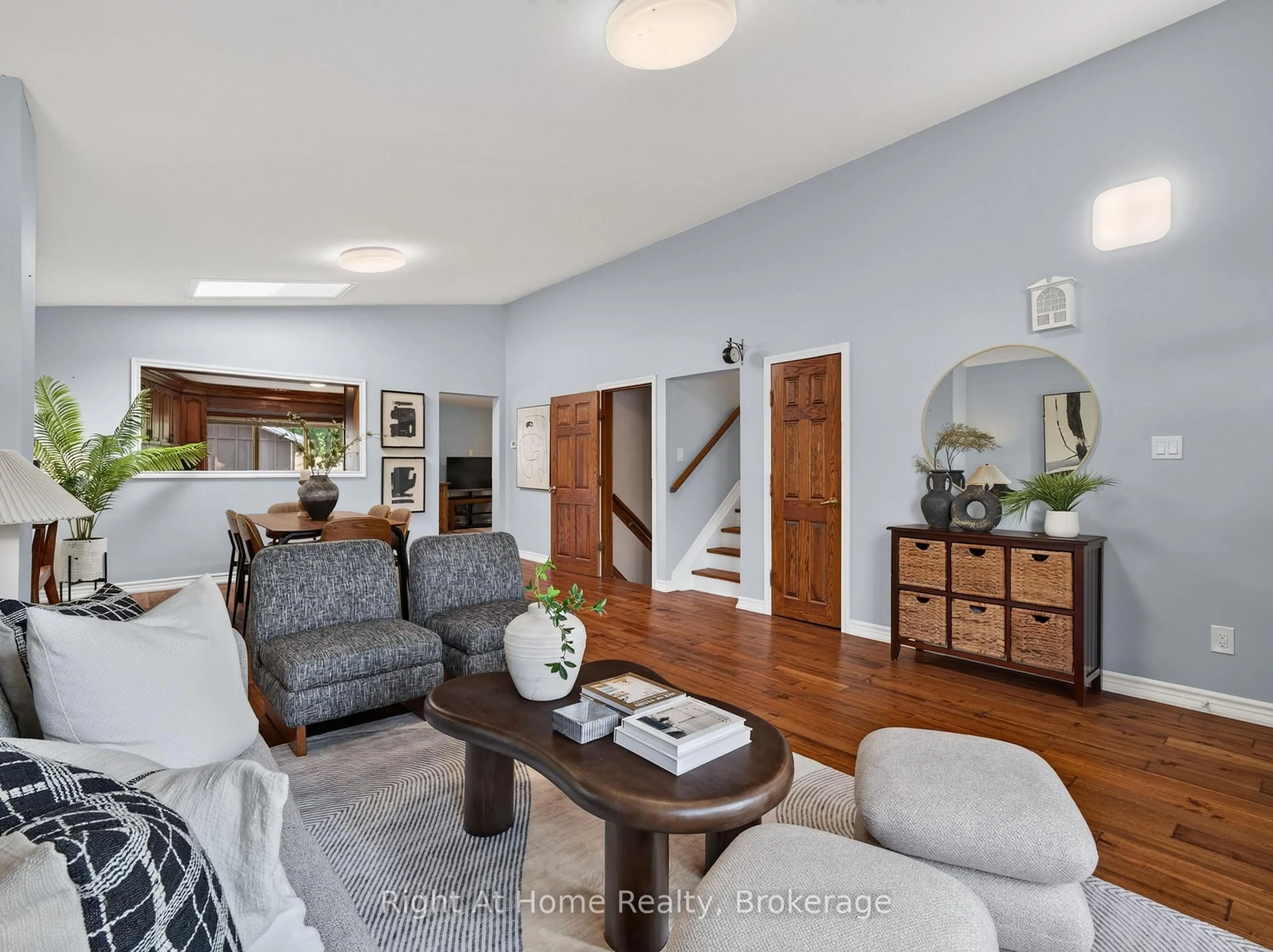 Living room with furniture, unknown for 39 Benlight Cres, Toronto Ontario M1H 1P4