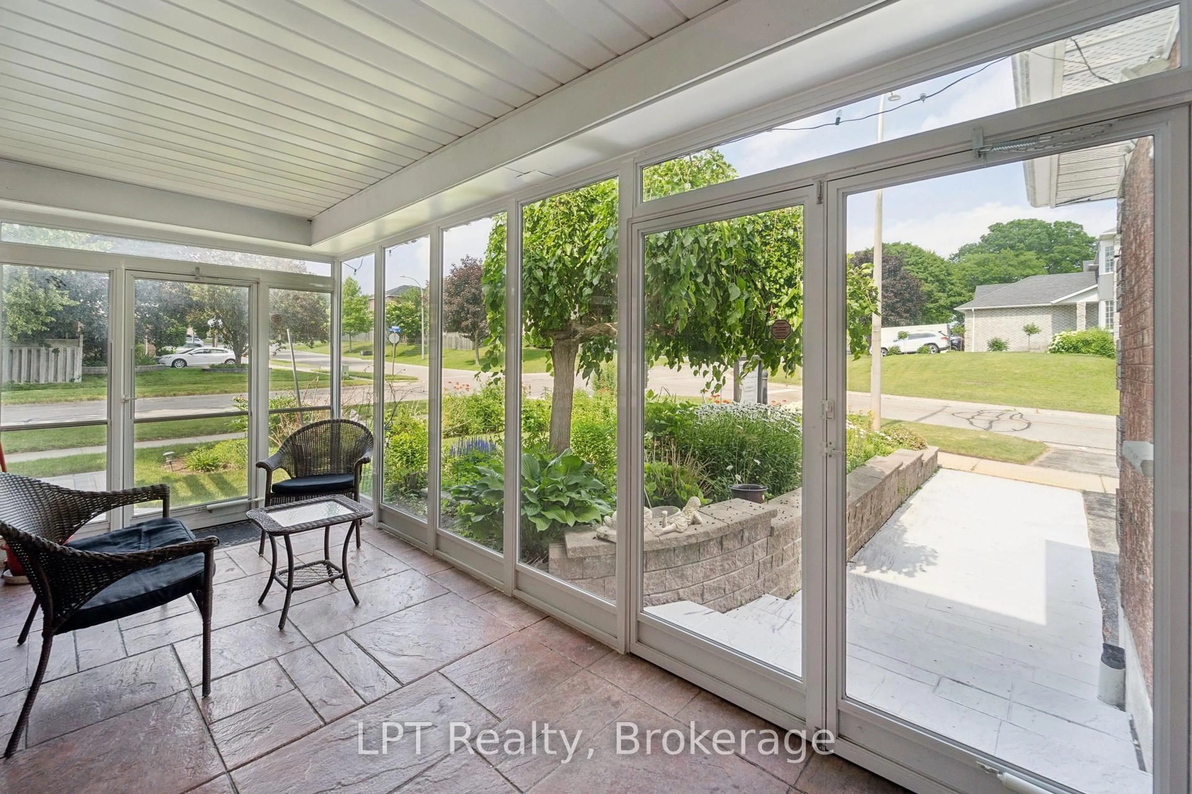 Patio, water/lake/river/ocean view for 1 Mayfield Cres, Whitby Ontario L1N 8P3