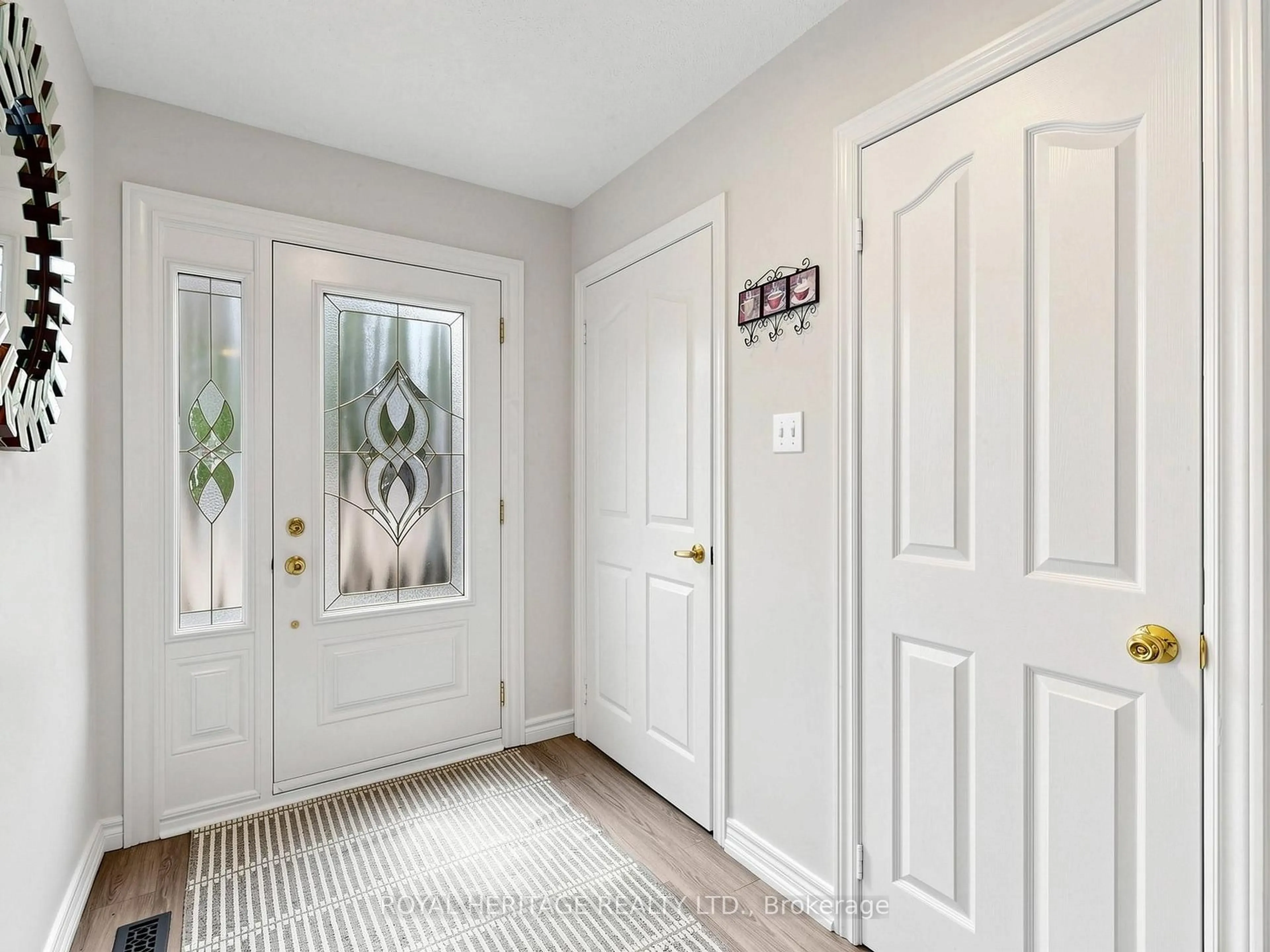 Indoor entryway for 1713 Minstrel Manr, Pickering Ontario L1V 3S1
