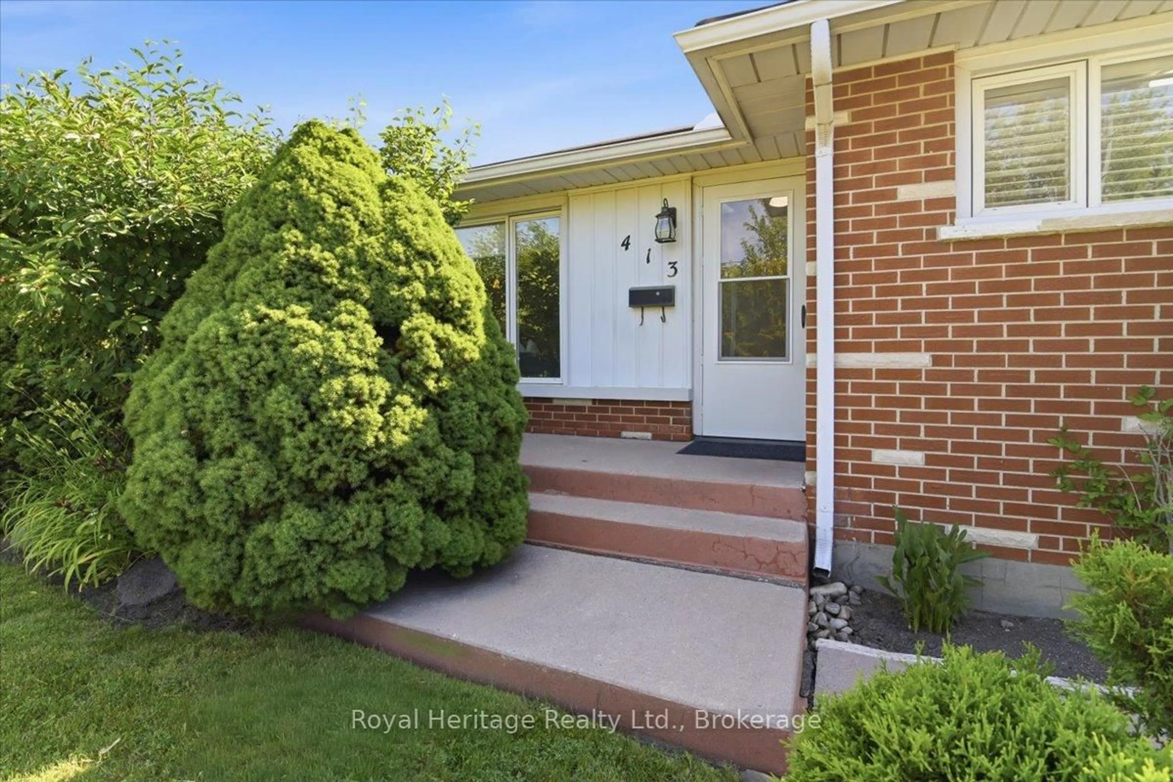 Home with brick exterior material, street for 413 Elizabeth St, Oshawa Ontario L1J 5S9