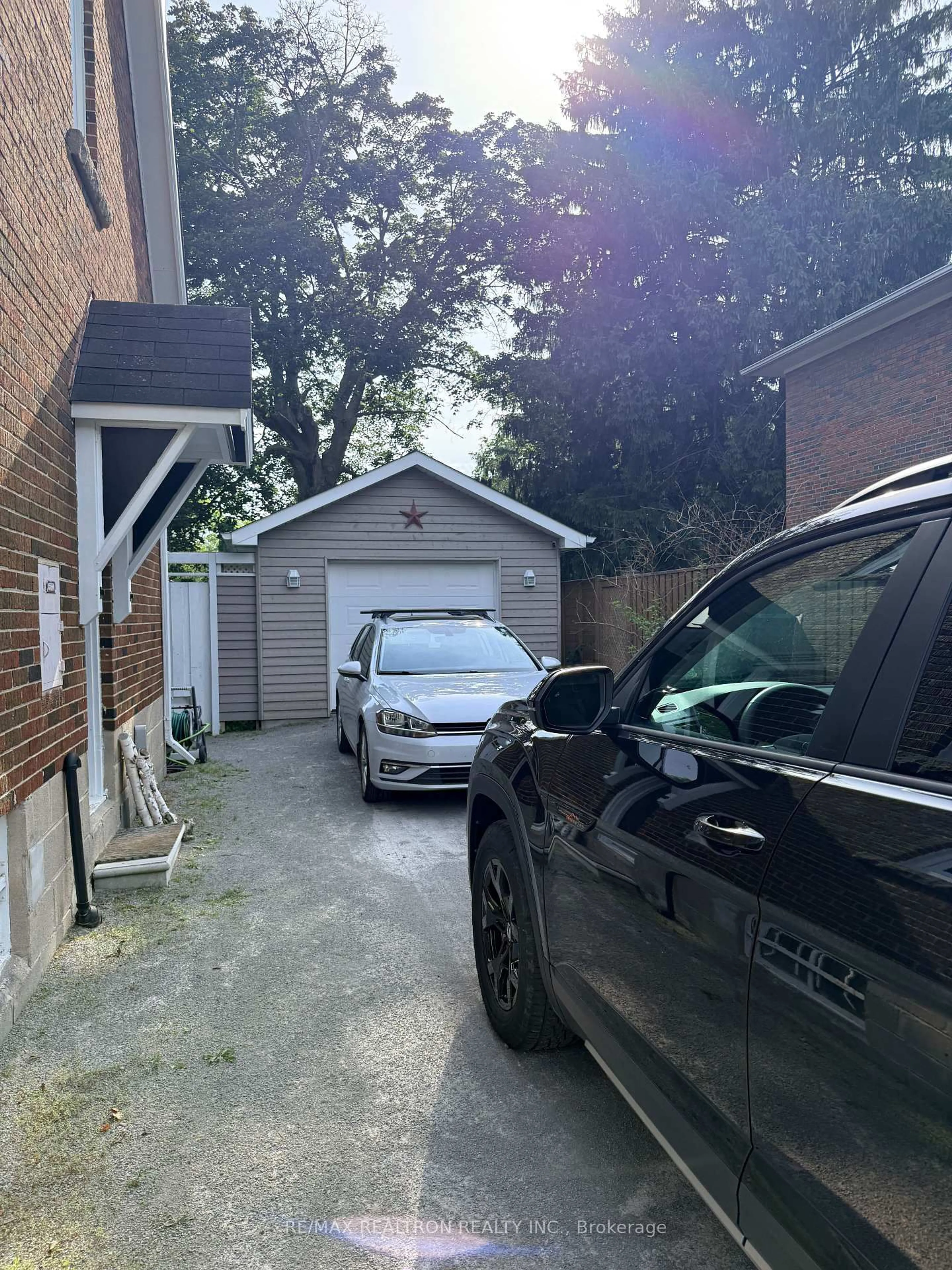 Unknown for 14 Squires Ave, Toronto Ontario M4B 2R3
