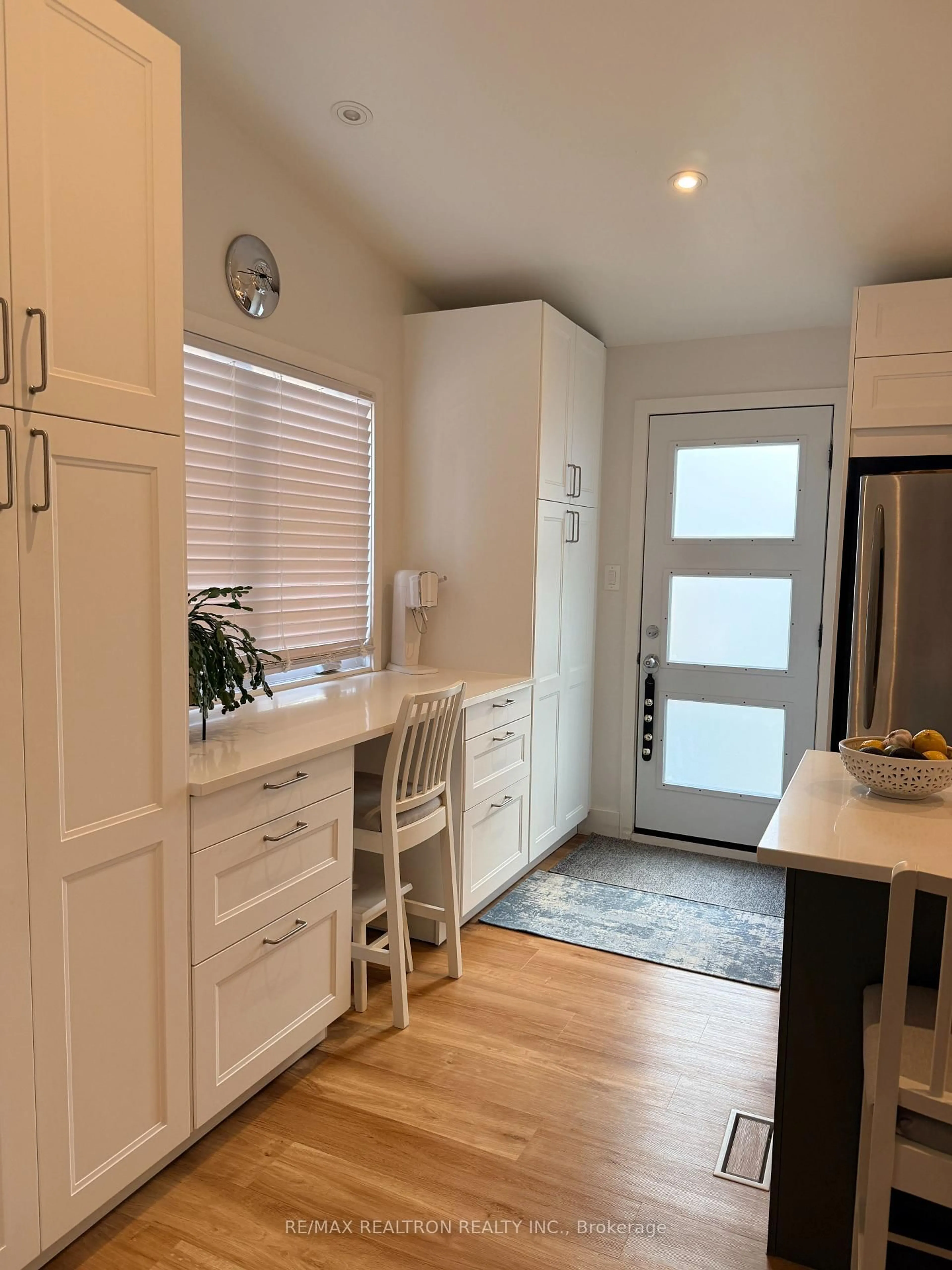 Open concept kitchen, unknown for 14 Squires Ave, Toronto Ontario M4B 2R3