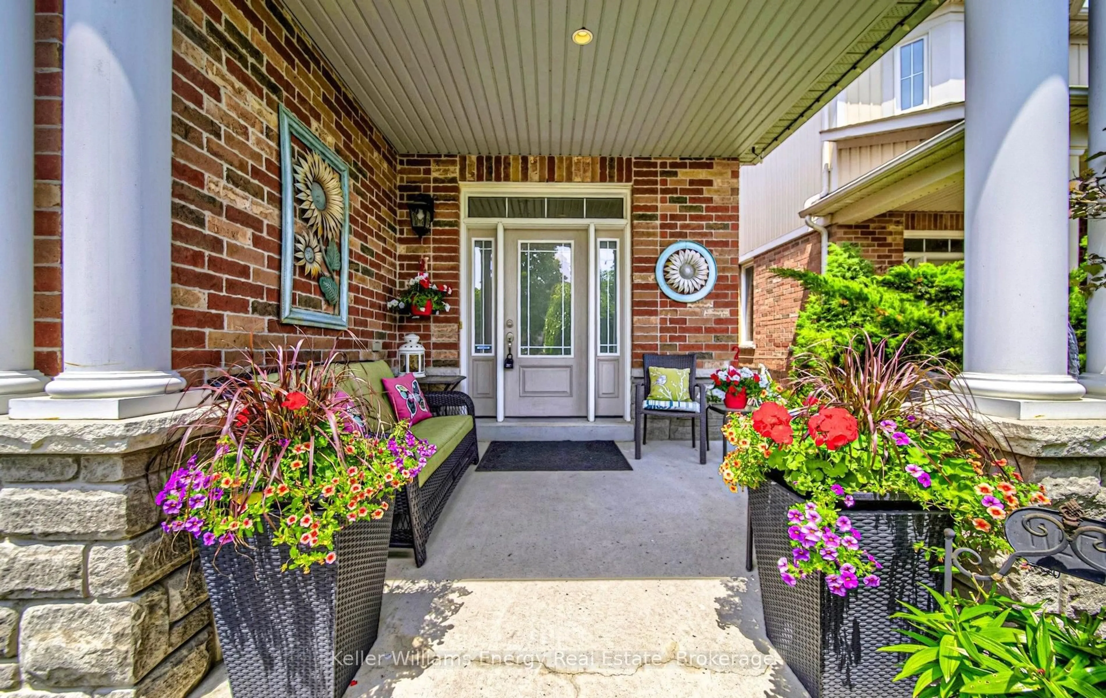 Indoor entryway for 6 Oke Rd, Clarington Ontario L1E 0C2