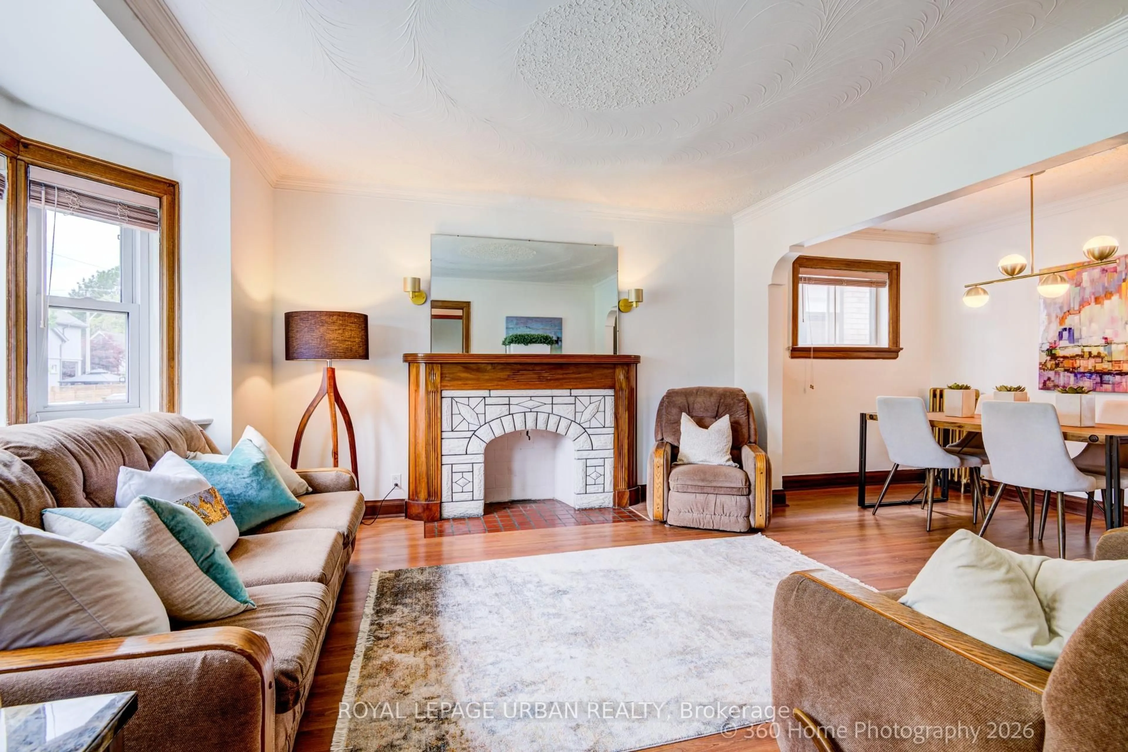 Living room with furniture, unknown for 40 Dunkirk Rd, Toronto Ontario M4C 2M3
