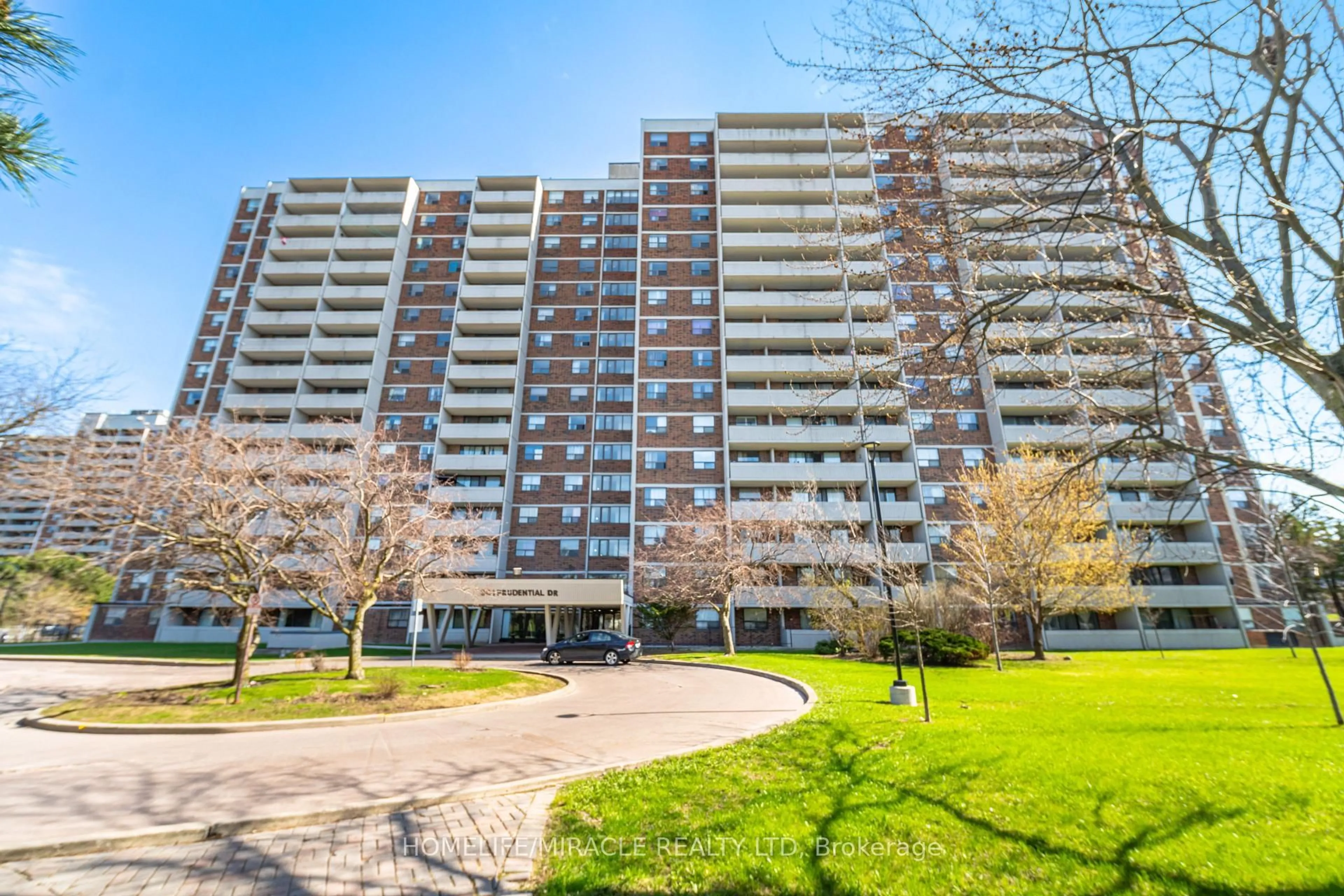 A pic from outside/outdoor area/front of a property/back of a property/a pic from drone, street for 301 Prudential Dr #701, Toronto Ontario M1P 4V3