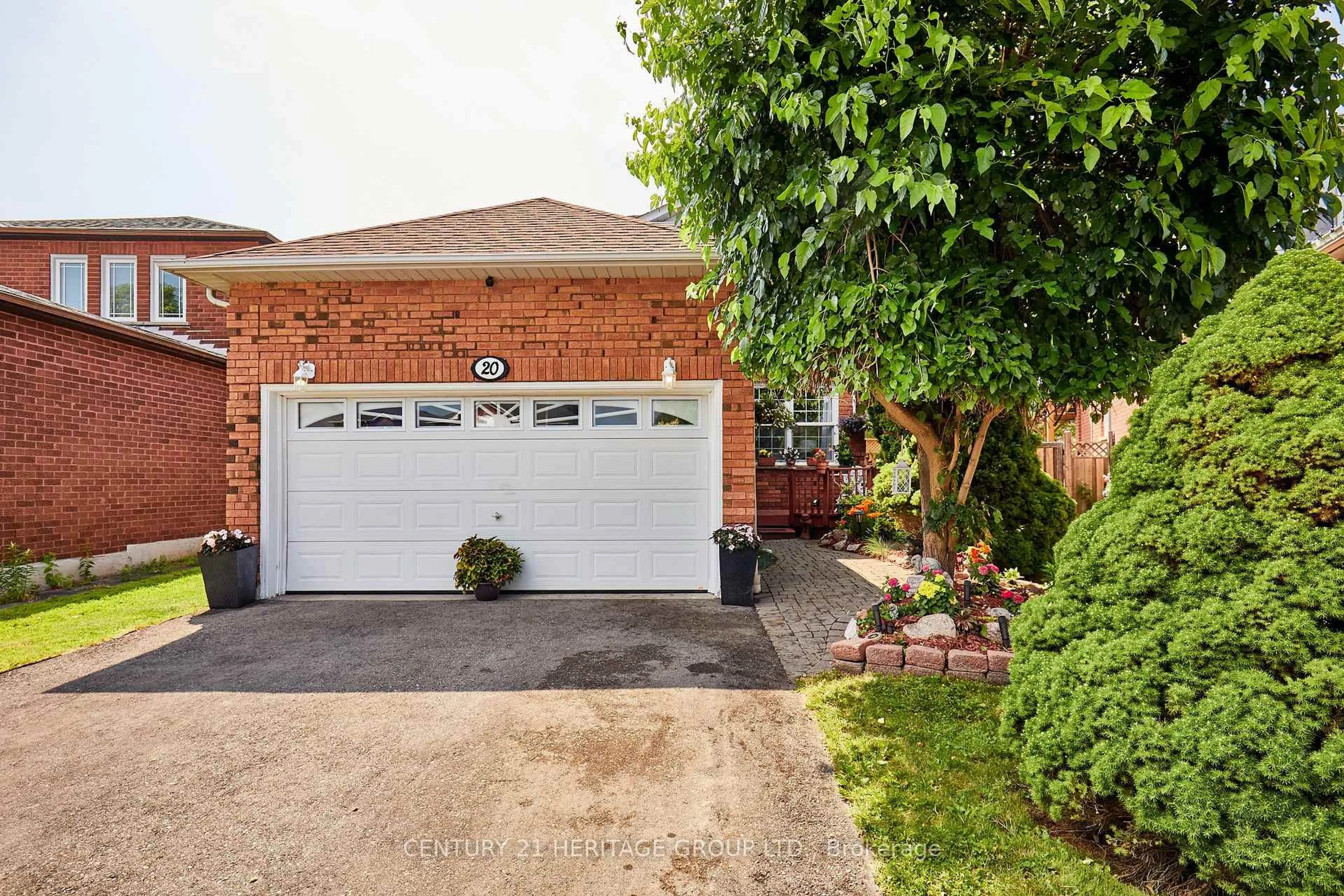 Home with brick exterior material, street for 20 Old Colony Dr, Whitby Ontario L1R 2A3