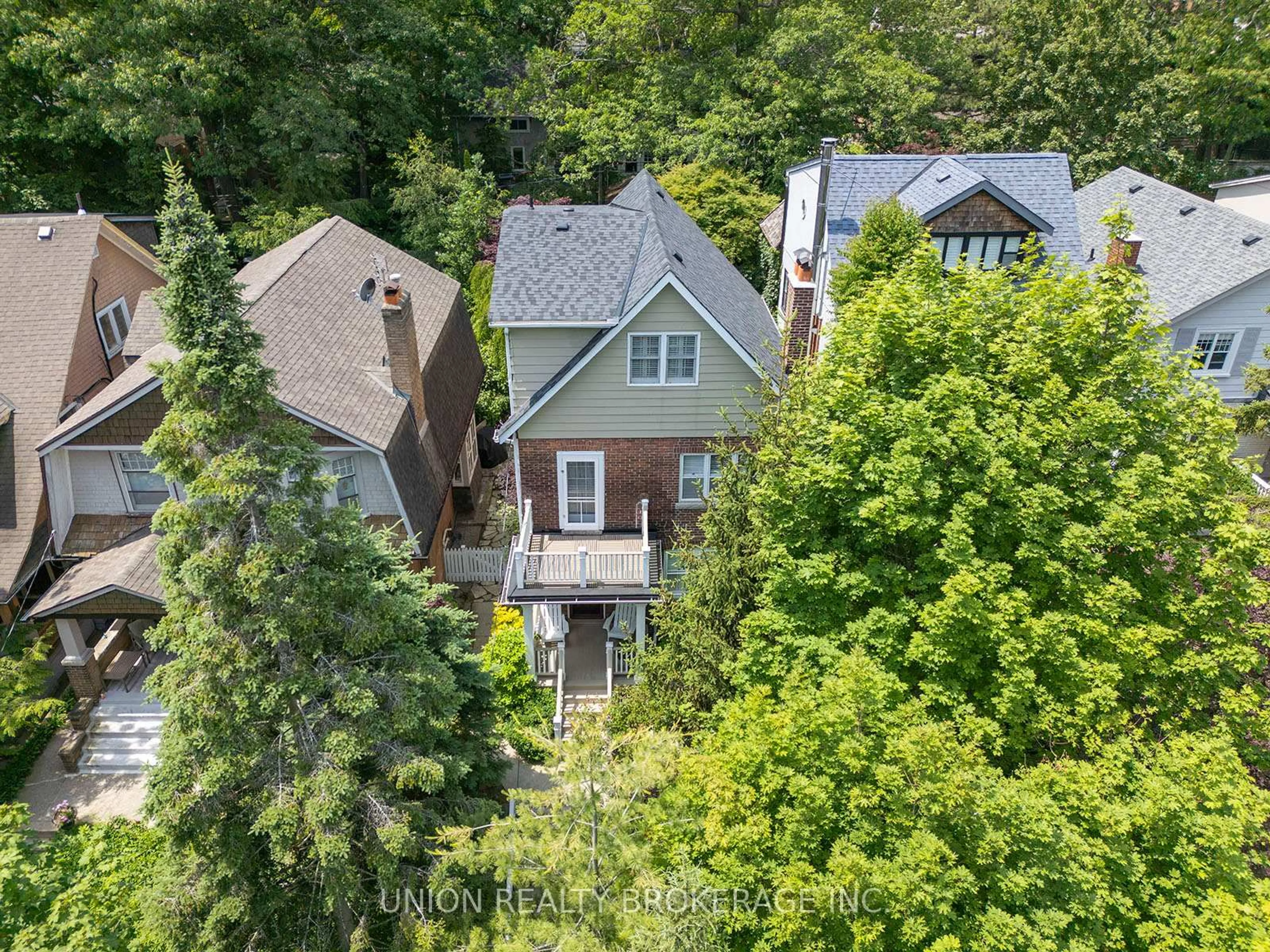 A pic from outside/outdoor area/front of a property/back of a property/a pic from drone, unknown for 102 Neville Park Blvd, Toronto Ontario M4E 3P8