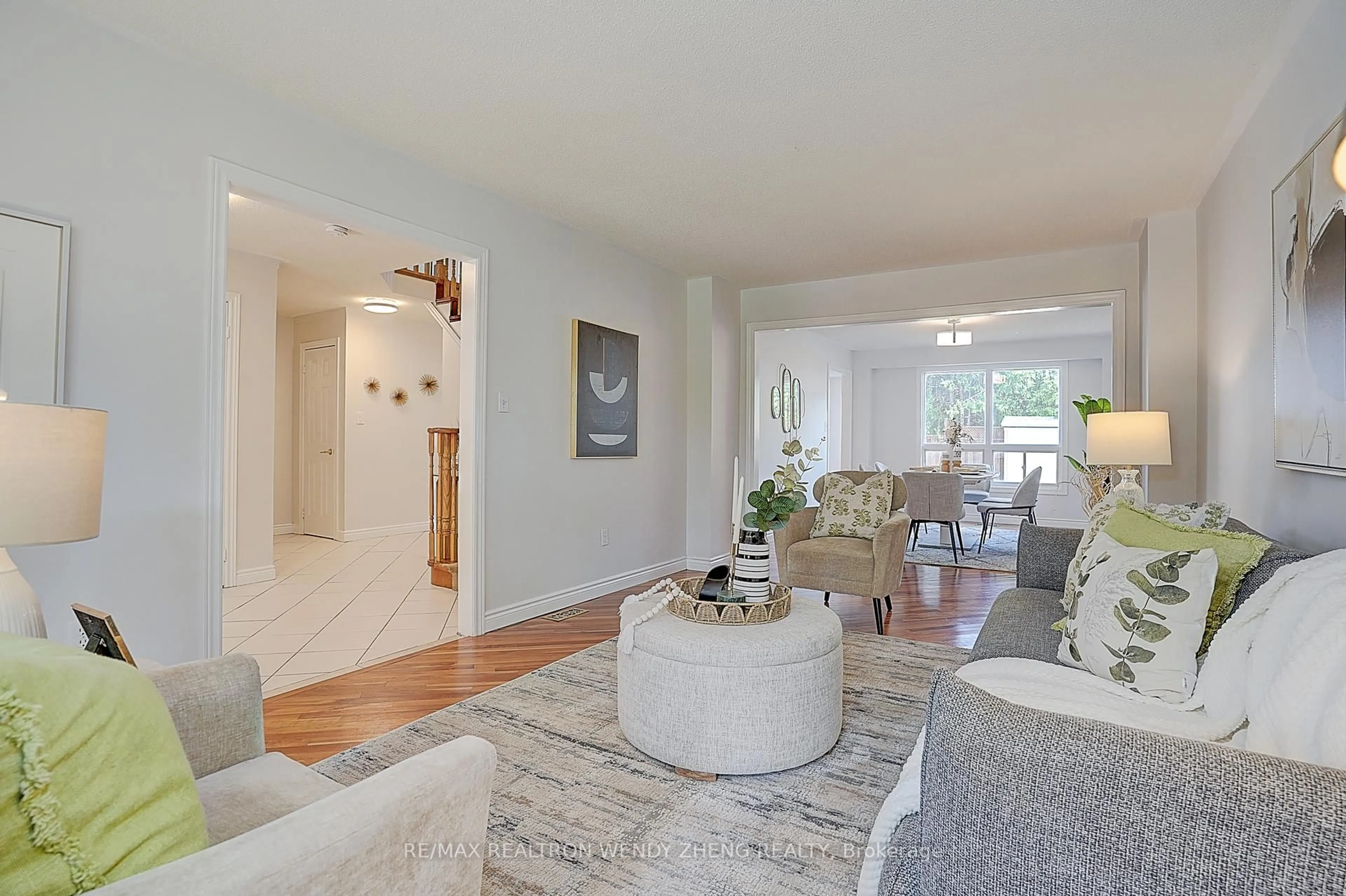 Living room with furniture, unknown for 17 Pebblebeach Dr, Clarington Ontario L1E 2C2