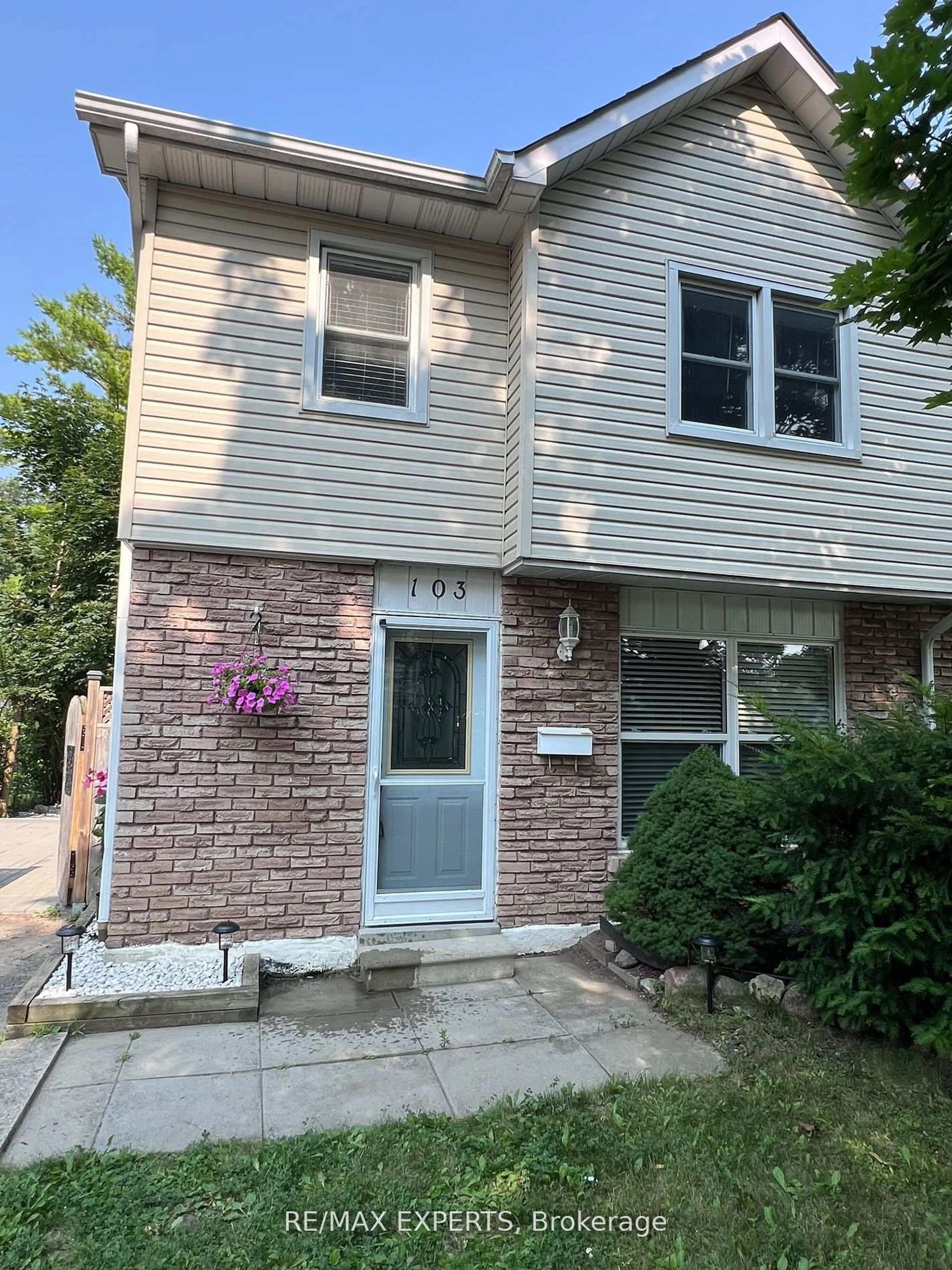 Unknown for 103 Guthrie Cres, Whitby Ontario L1P 1A6