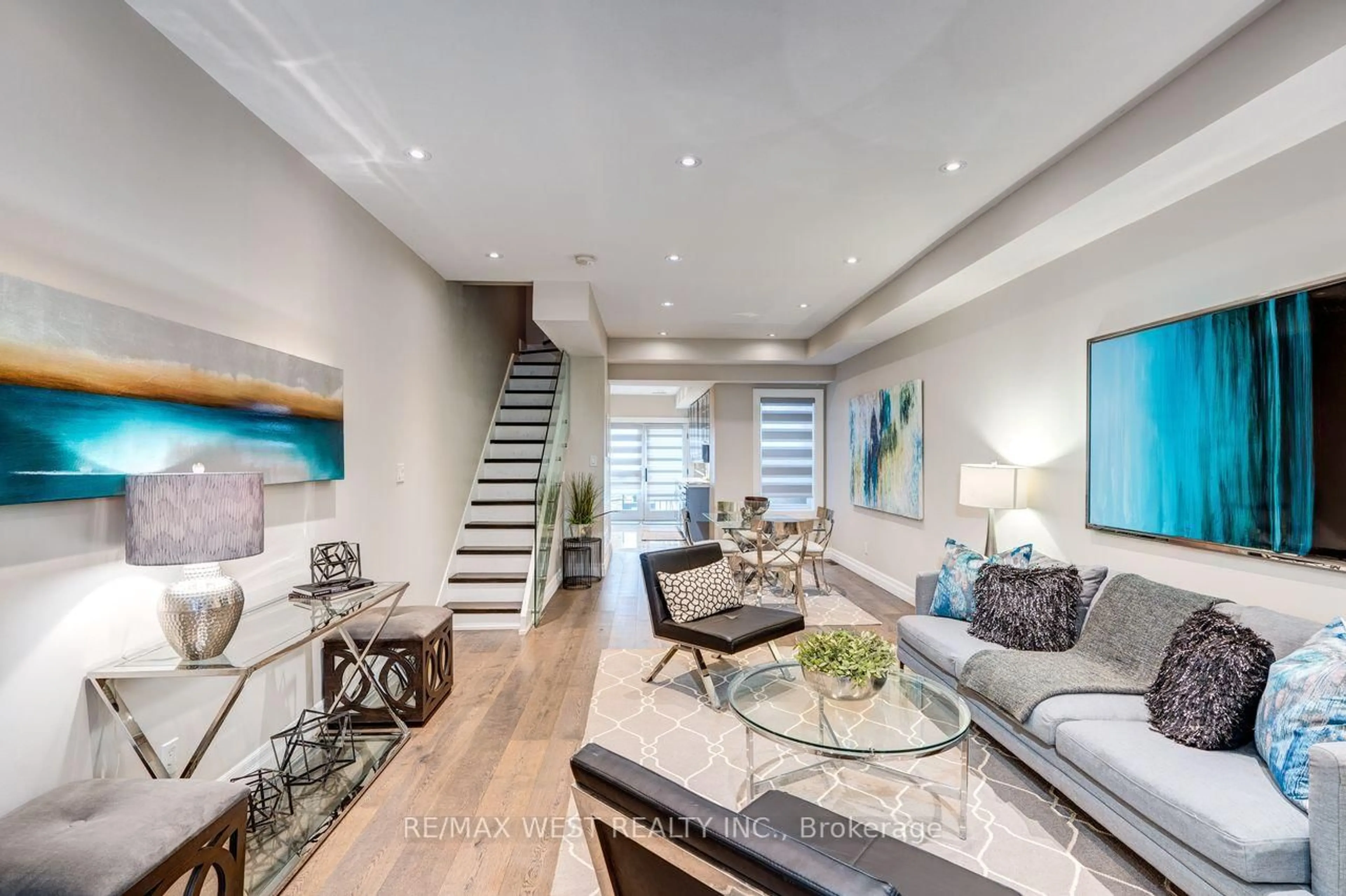Living room with furniture, unknown for 413 Leslie St, Toronto Ontario M4M 3E3