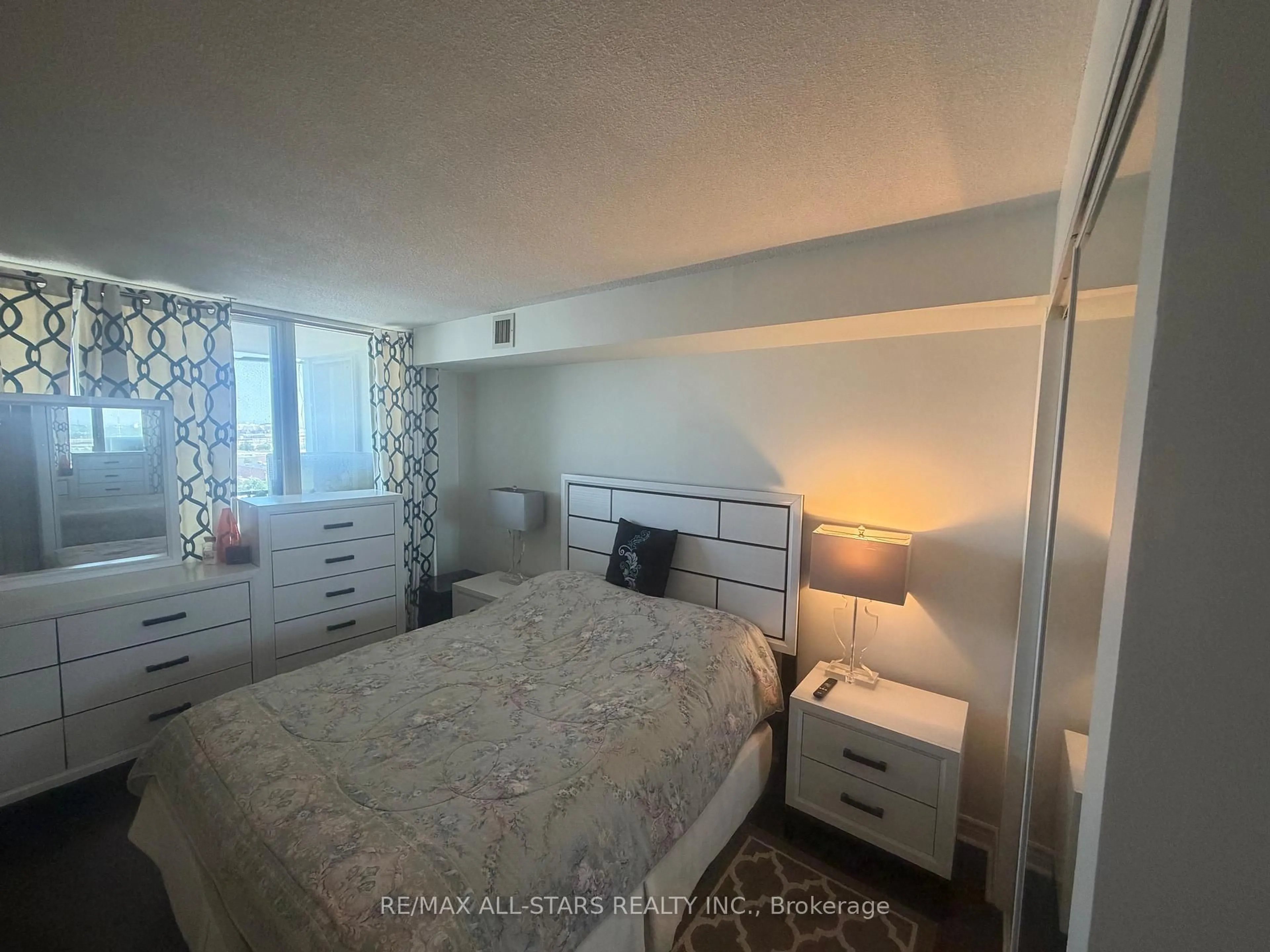 A pic of a room for 4725 Sheppard Ave #1607, Toronto Ontario M1S 5B2