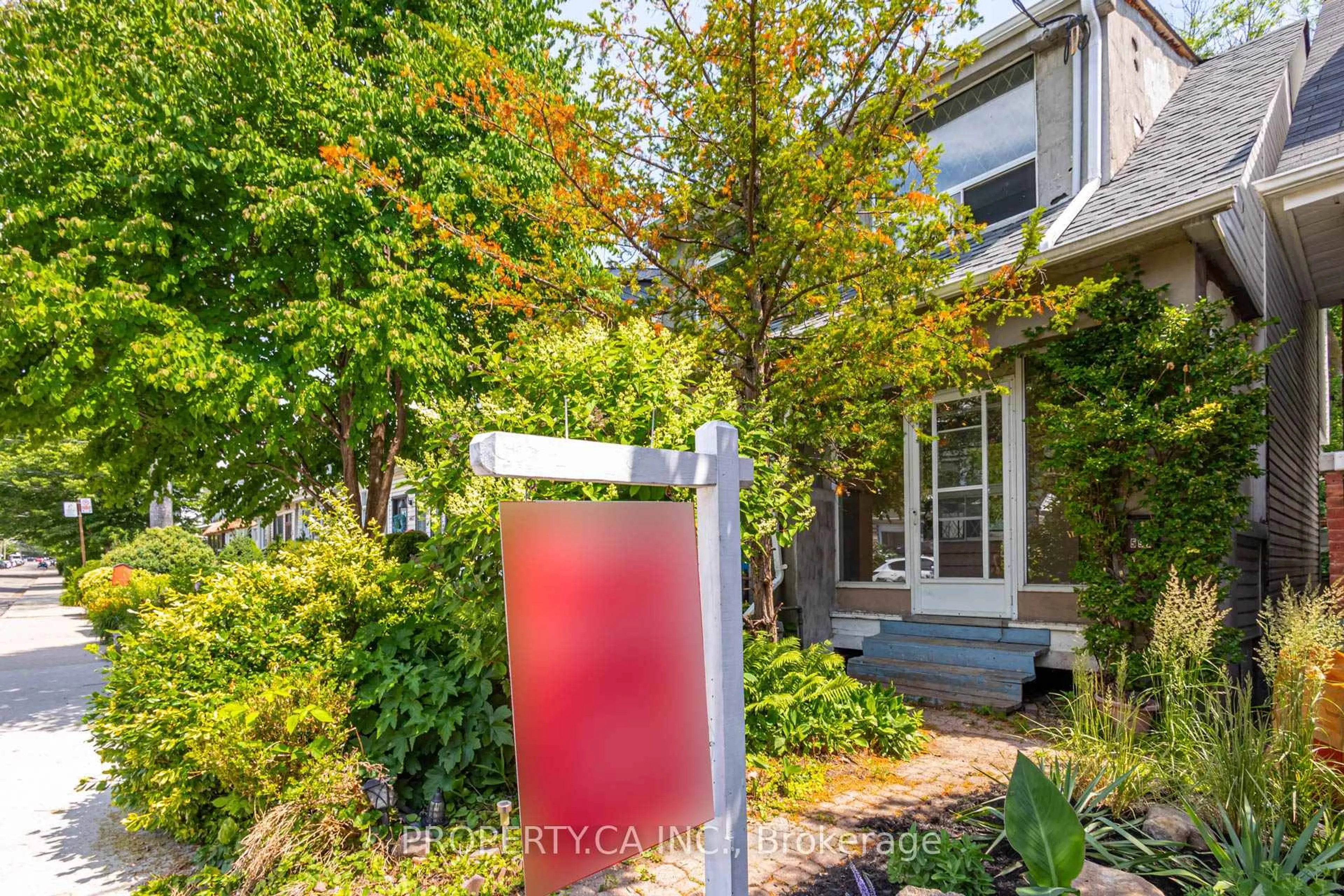 Indoor entryway for 597 Rhodes Ave, Toronto Ontario M4J 4X5