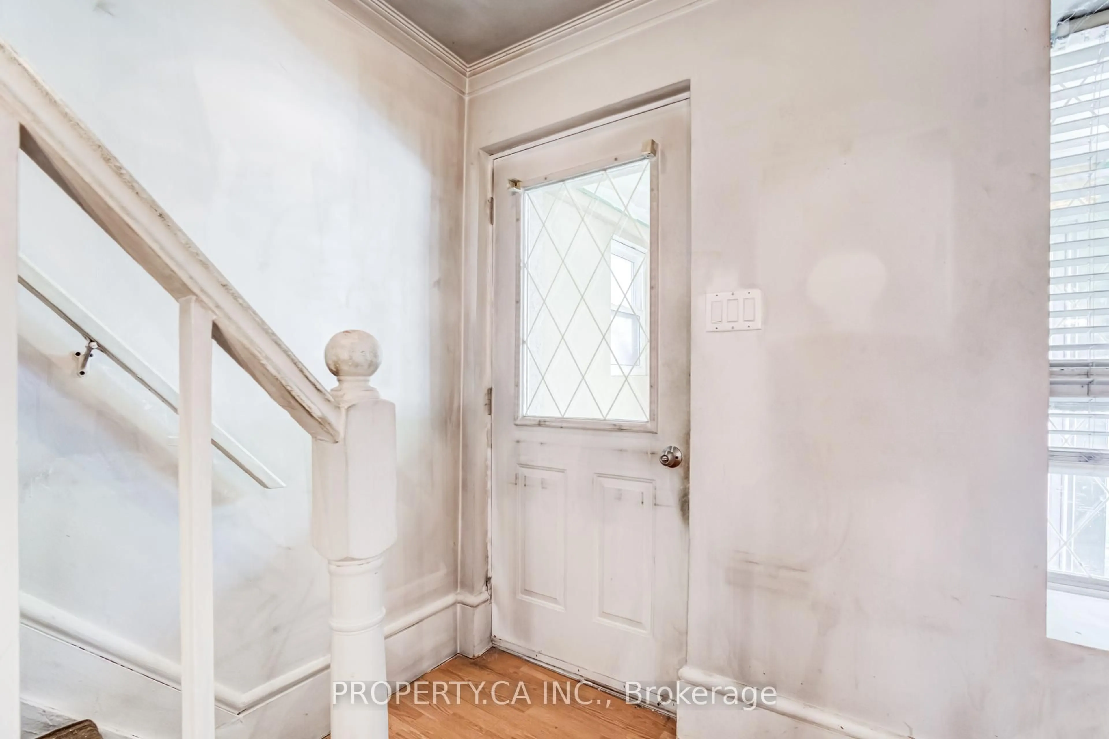 Indoor entryway for 597 Rhodes Ave, Toronto Ontario M4J 4X5