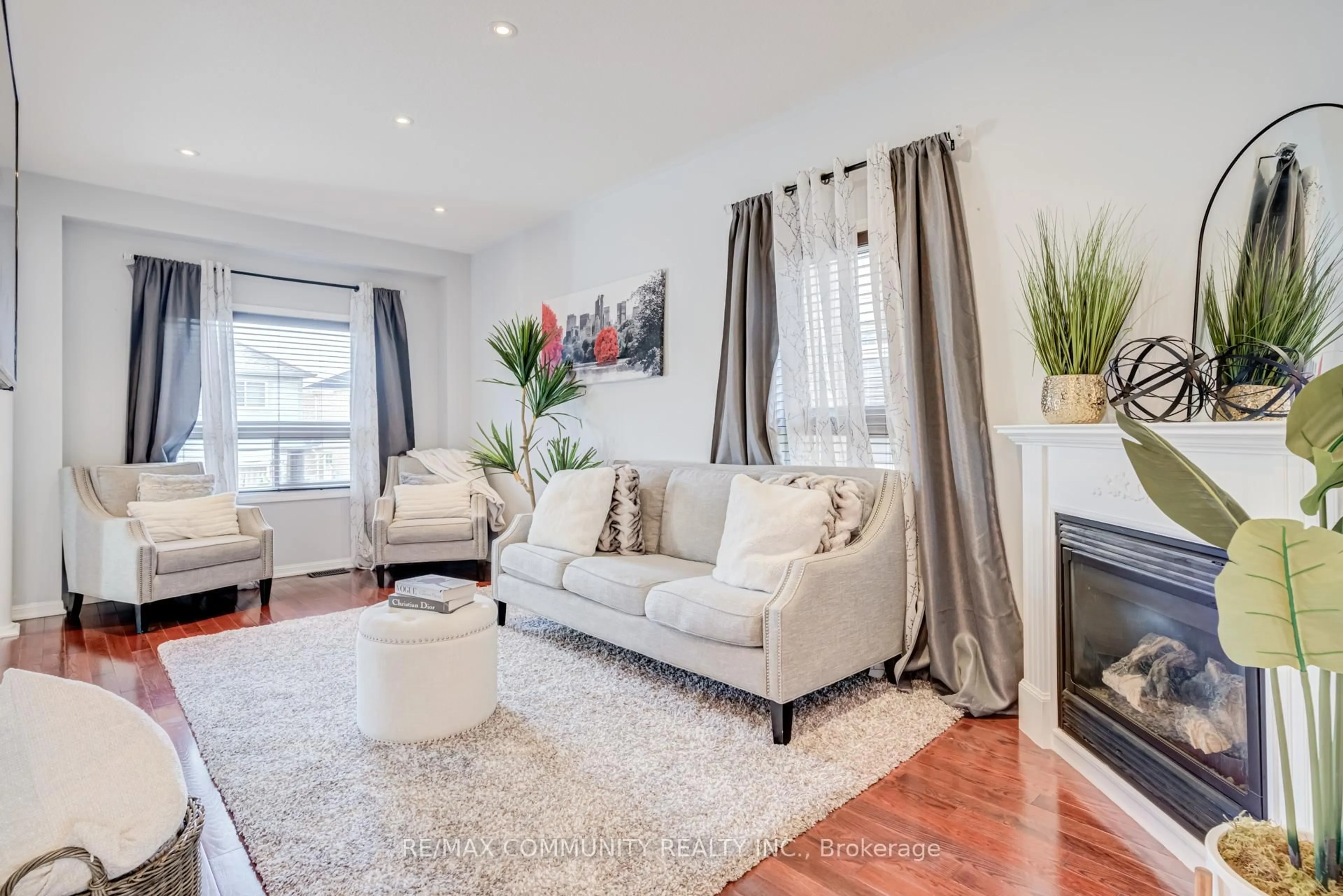 Living room with furniture, unknown for 940 Ormond Dr, Oshawa Ontario L1K 3C1