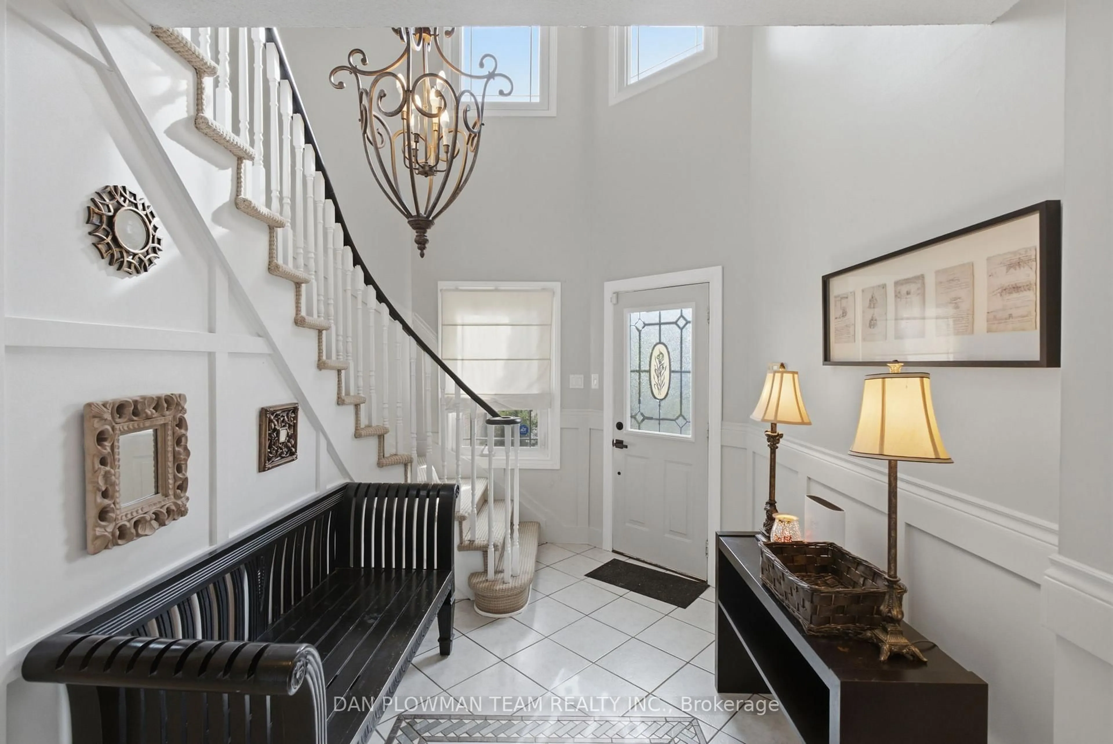 Indoor entryway for 23 Elmeroy Crt, Whitby Ontario L1N 8A5