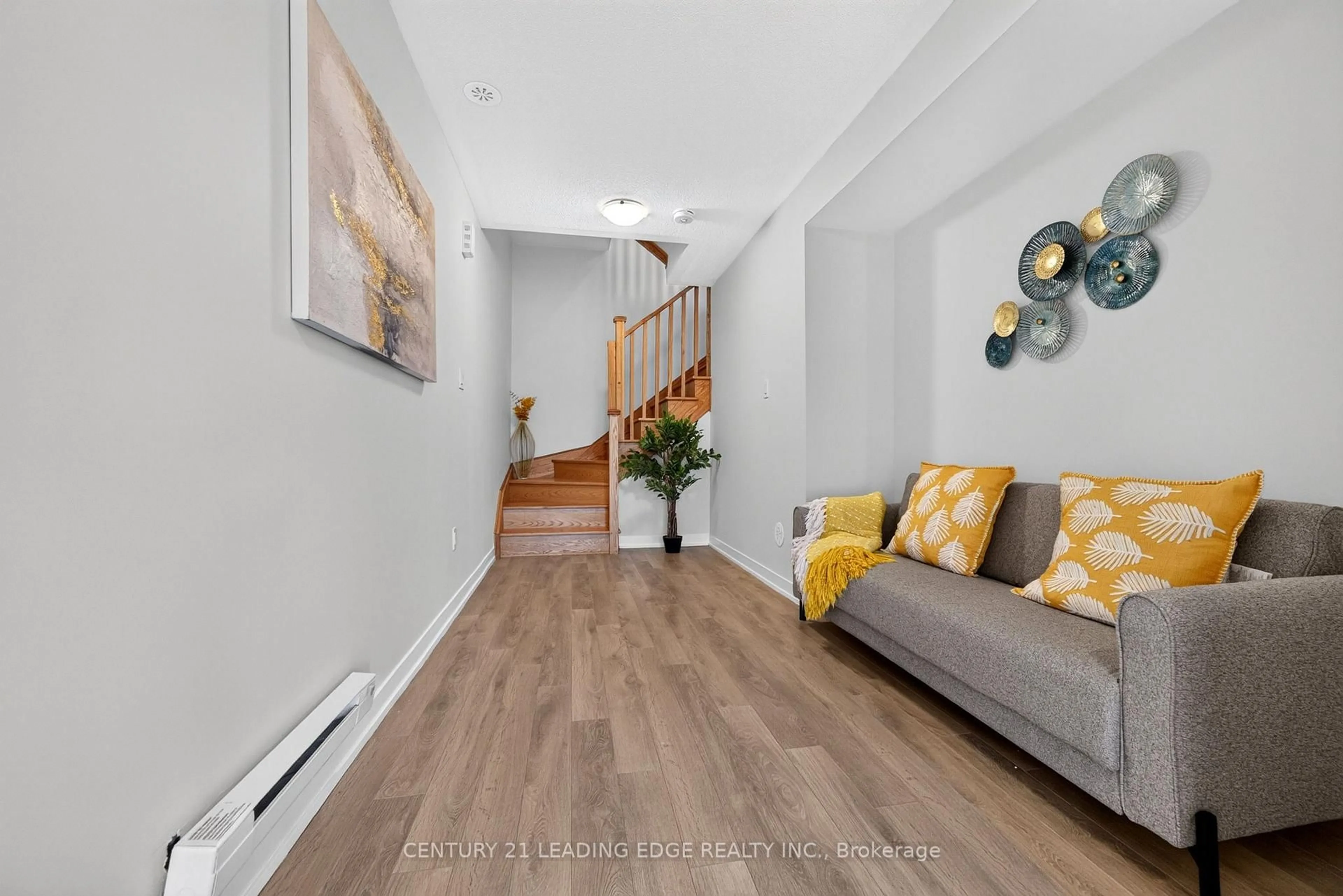 Indoor entryway for 1865 Pickering Pkwy #107, Pickering Ontario L1V 7K3