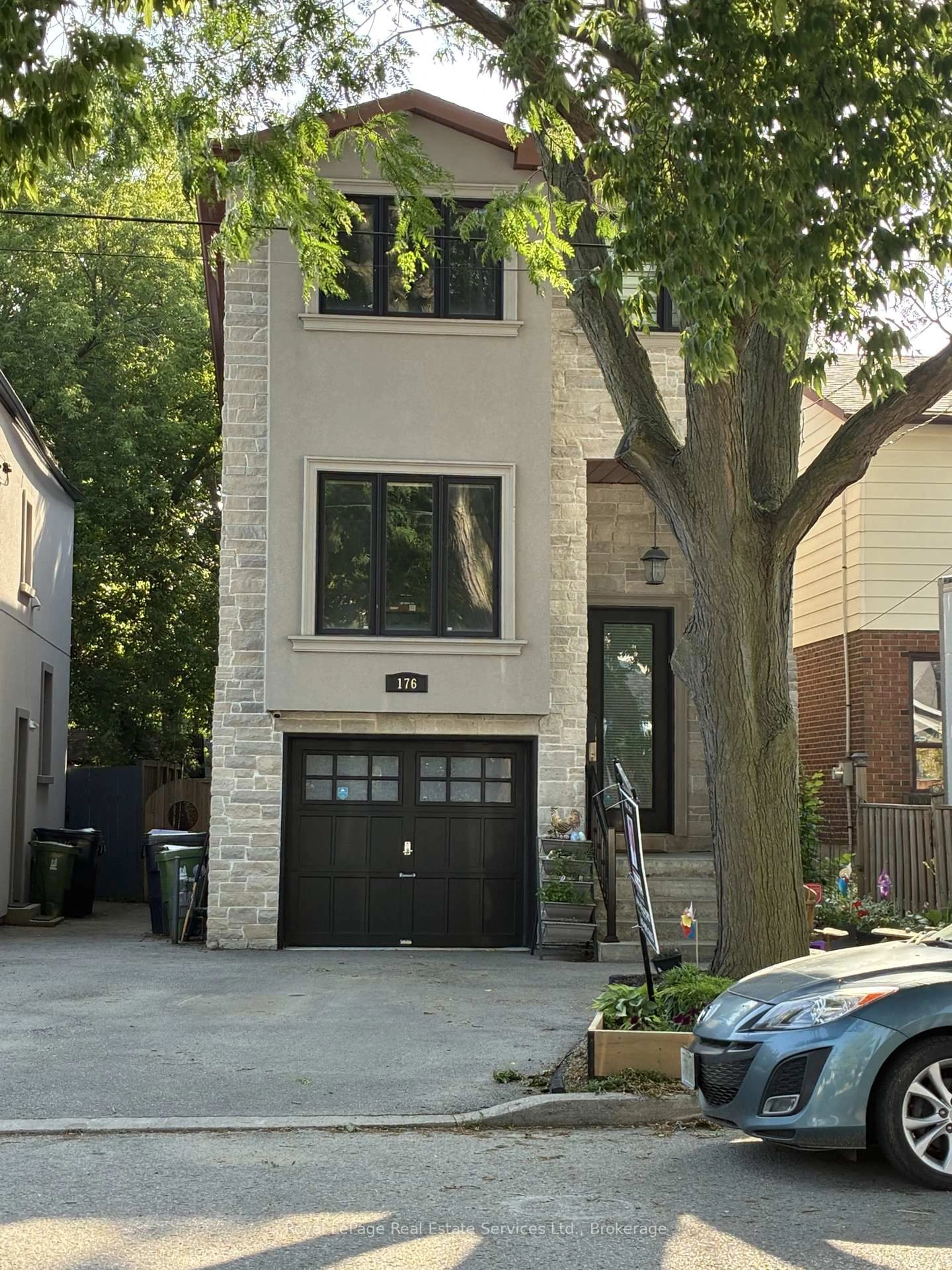 Home with brick exterior material, street for 176 Leyton Ave, Toronto Ontario M1L 3V6