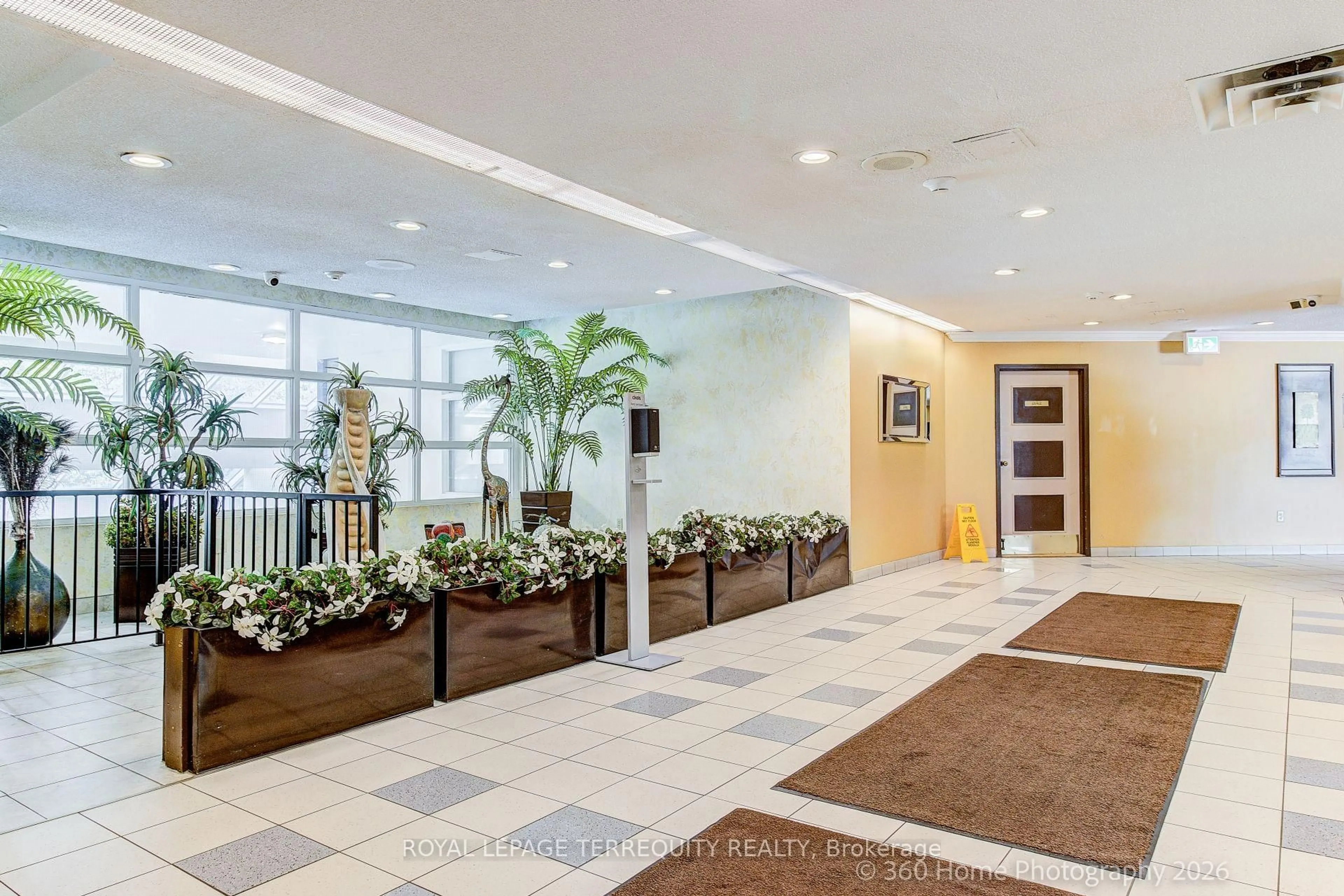 Indoor foyer for 3050 Ellesmere Rd #1221, Toronto Ontario M1E 5E6
