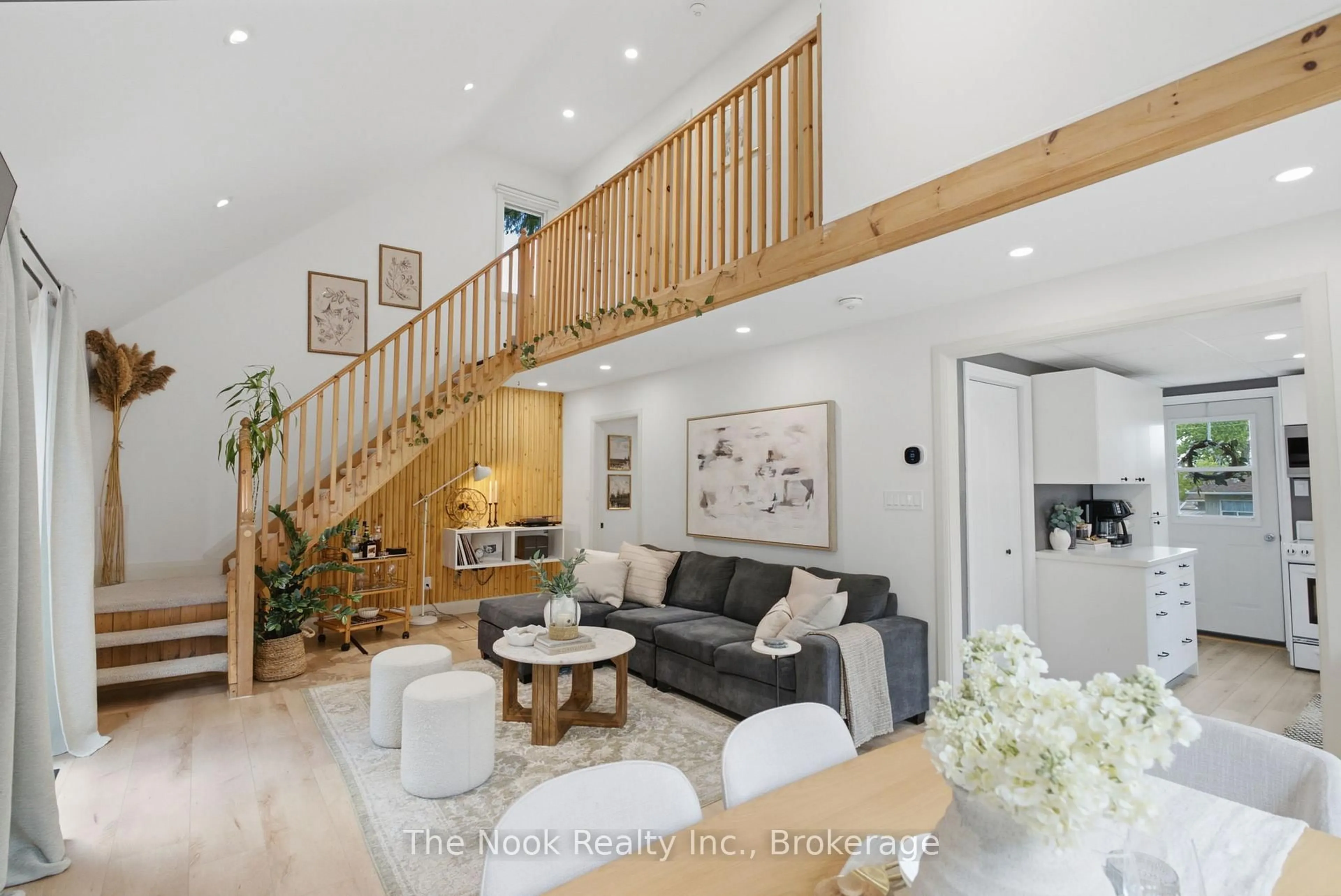 Living room with furniture, wood/laminate floor for 30 Lakeview Ave, Scugog Ontario L0B 1E0