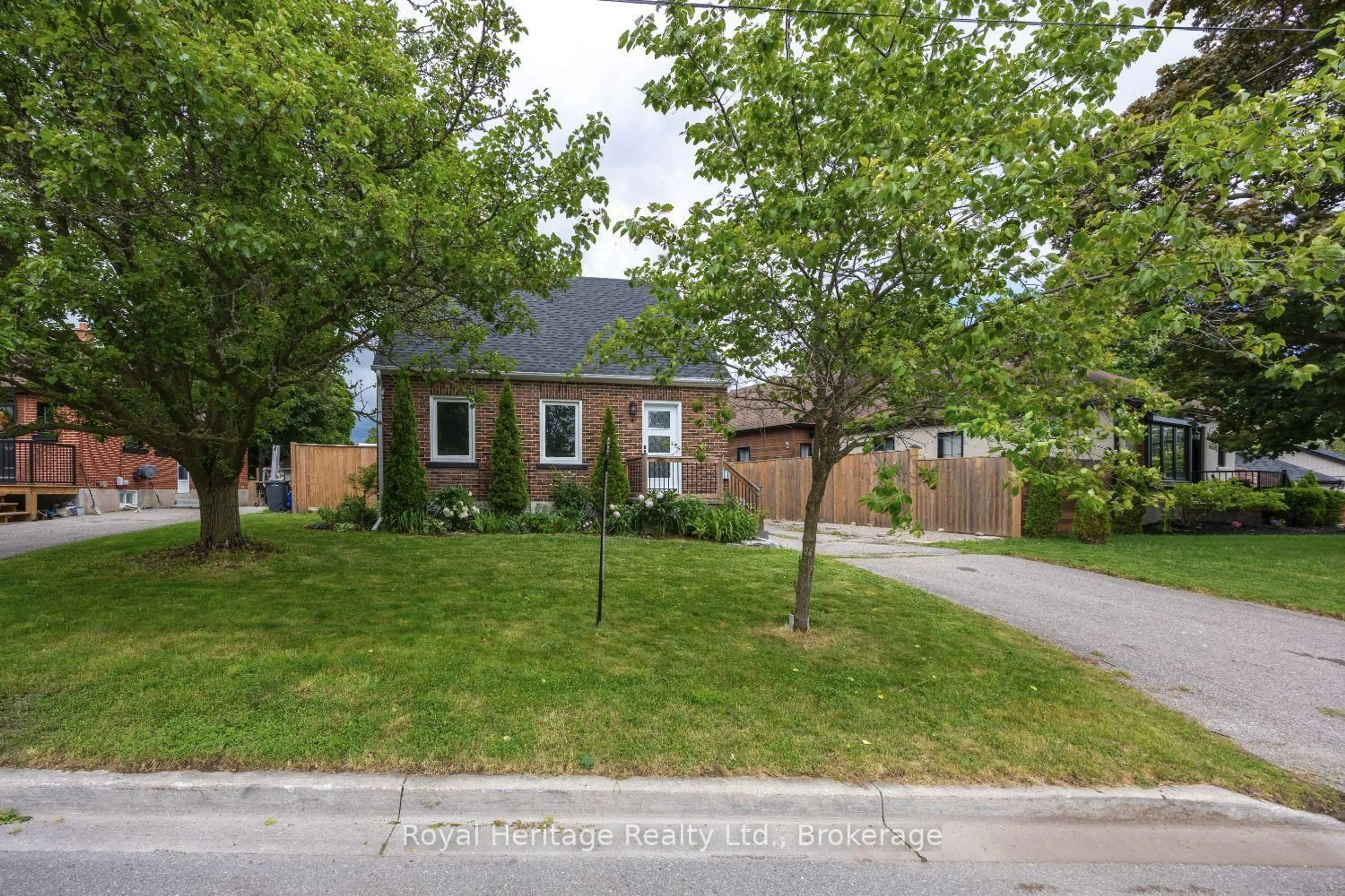 Home with brick exterior material, street for 4 Jane St, Clarington Ontario L1C 1G1