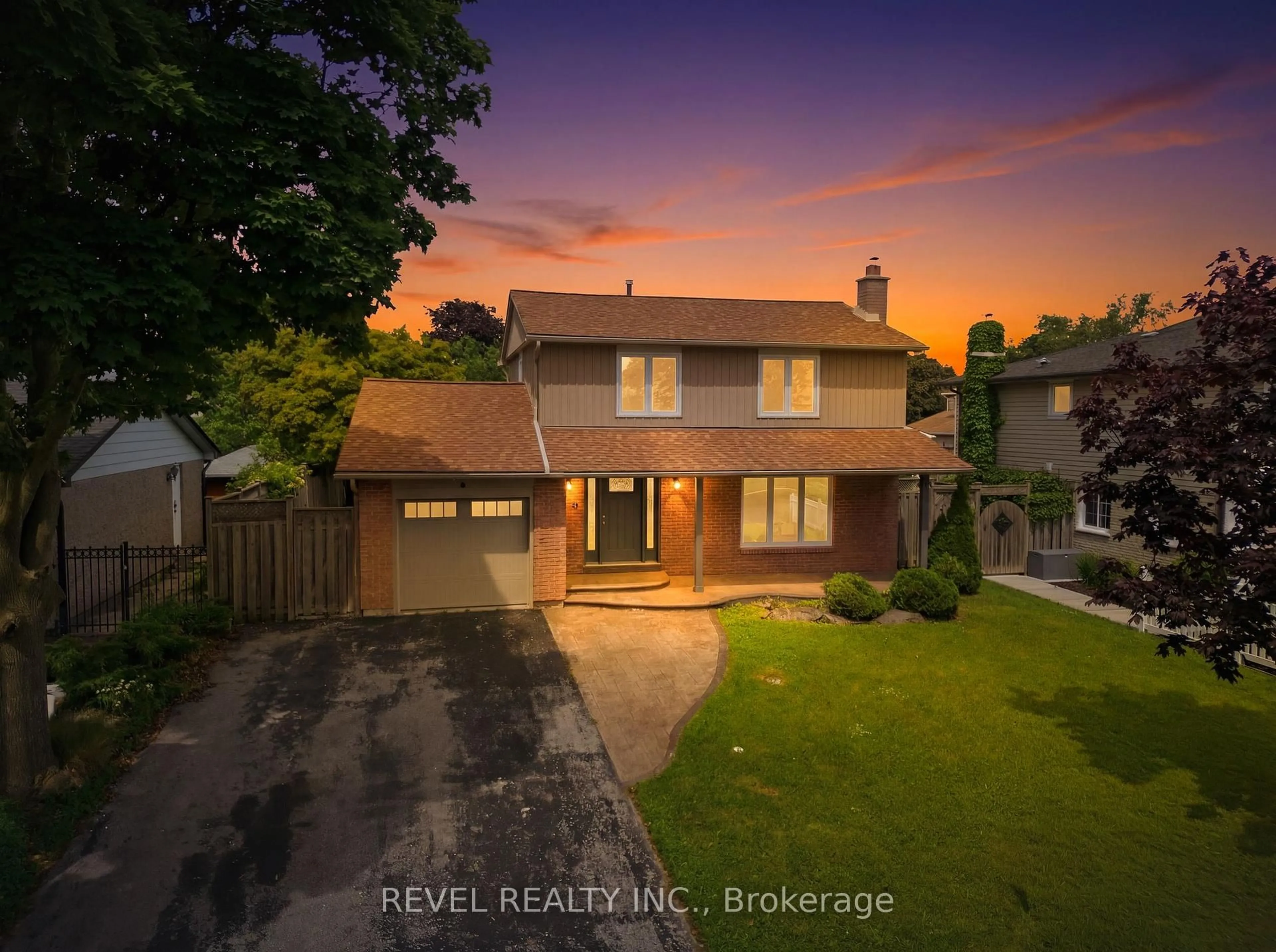 A pic from outside/outdoor area/front of a property/back of a property/a pic from drone, street for 96 Bolland Cres, Ajax Ontario L1S 3G9