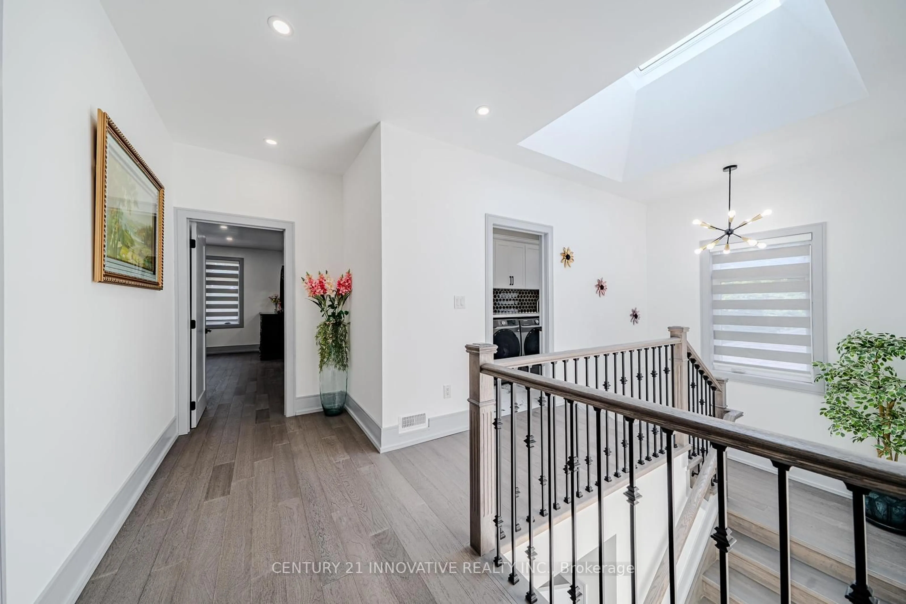 Indoor entryway for 435 Miller Ave, Oshawa Ontario L1J 2S8
