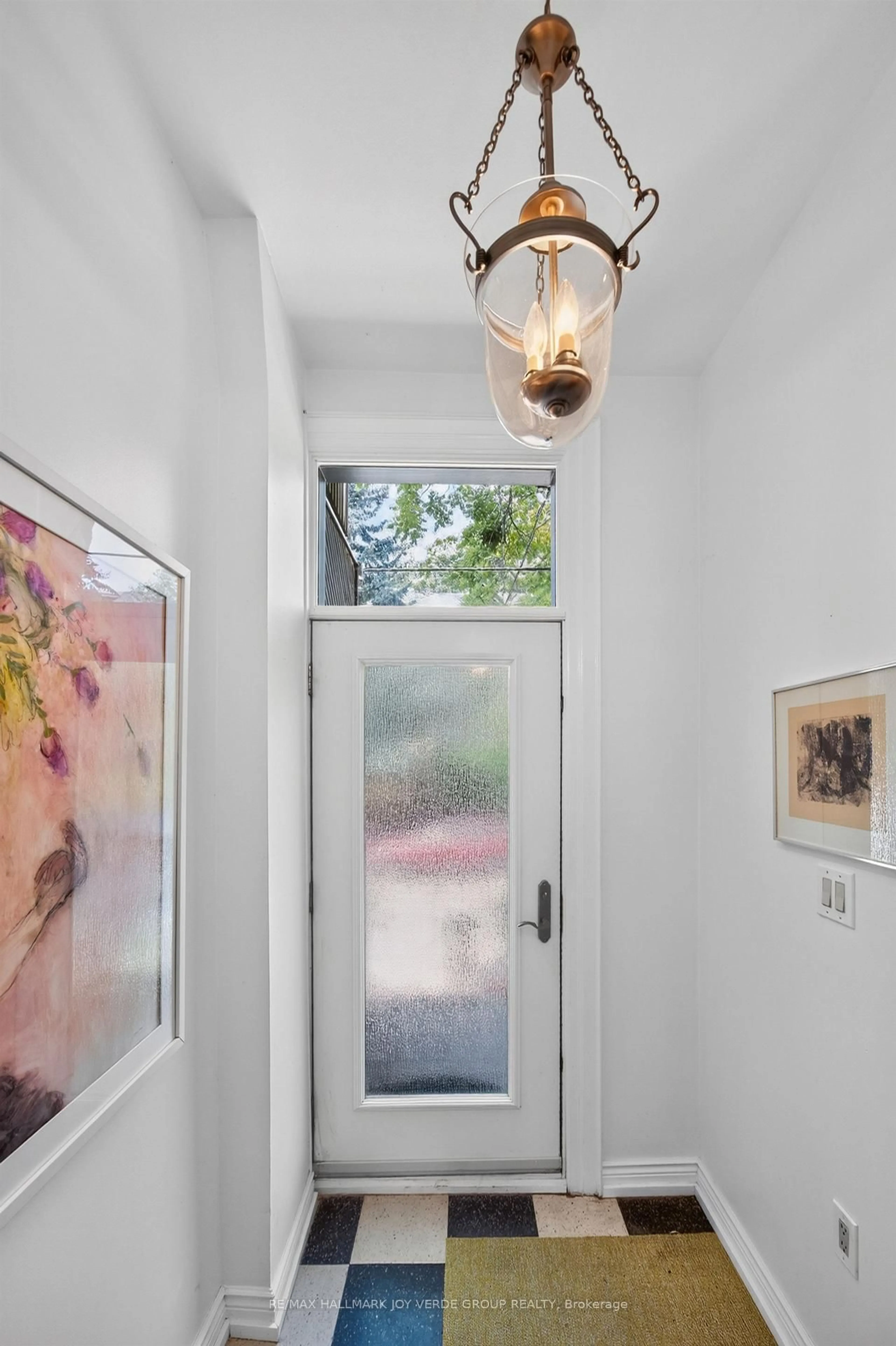 Indoor entryway for 71 Hamilton St, Toronto Ontario M4M 2C7